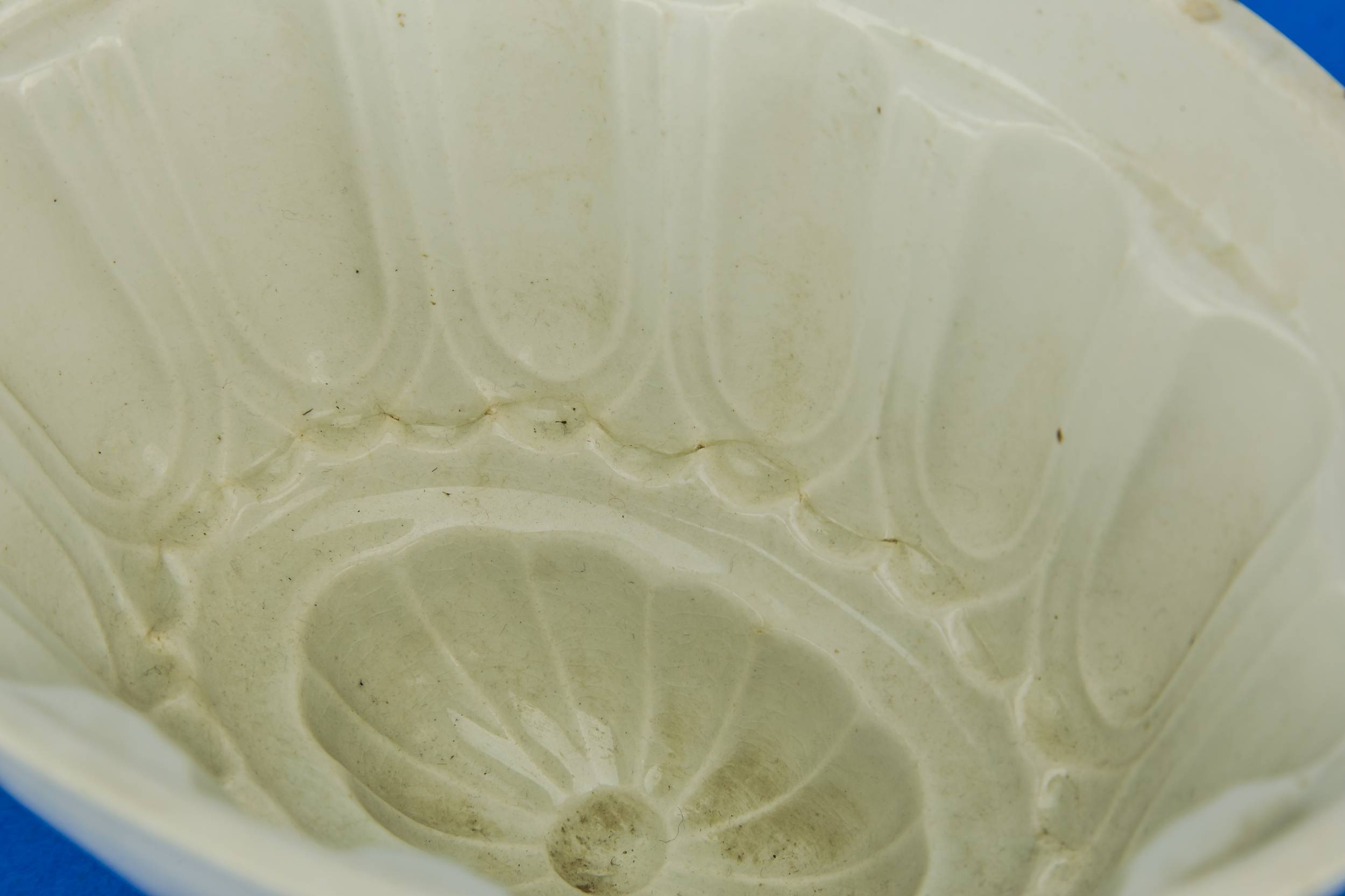 Traditional Antique White — Classical baking mould 2