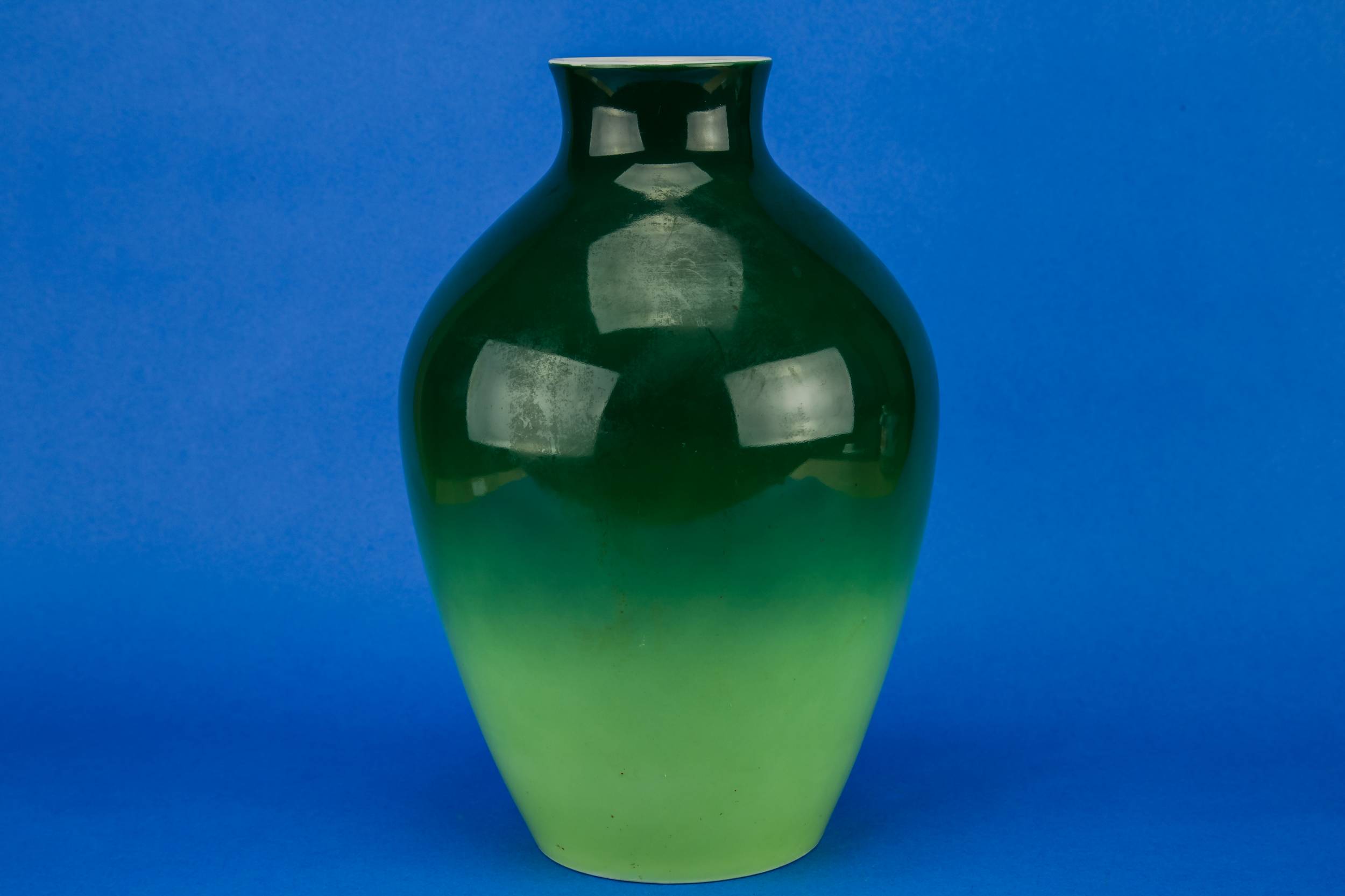 Elegant Vintage Floral — Modernist porcelain vase 2