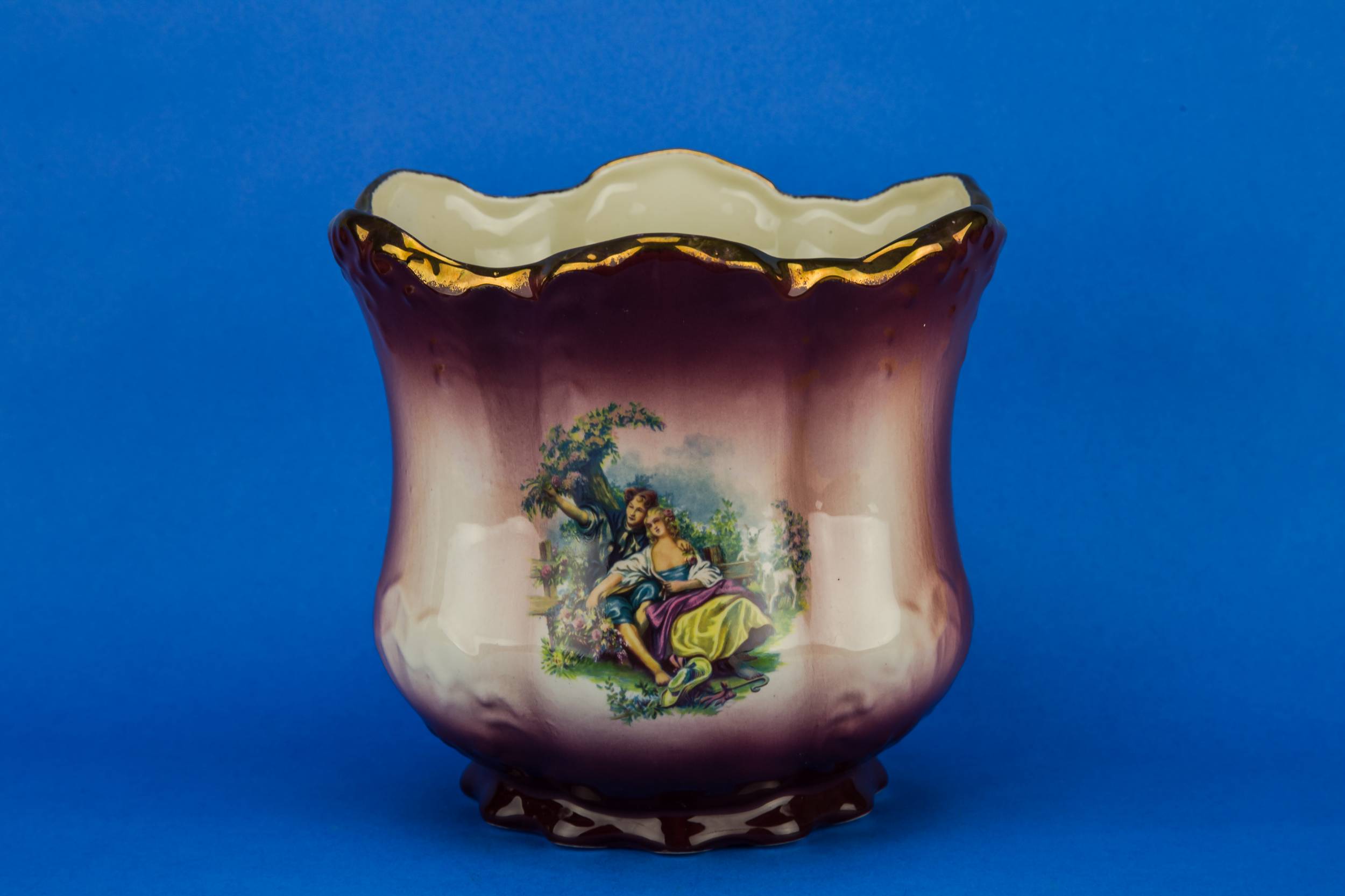 Beautiful Retro Pastoral — Amethyst ceramic planter