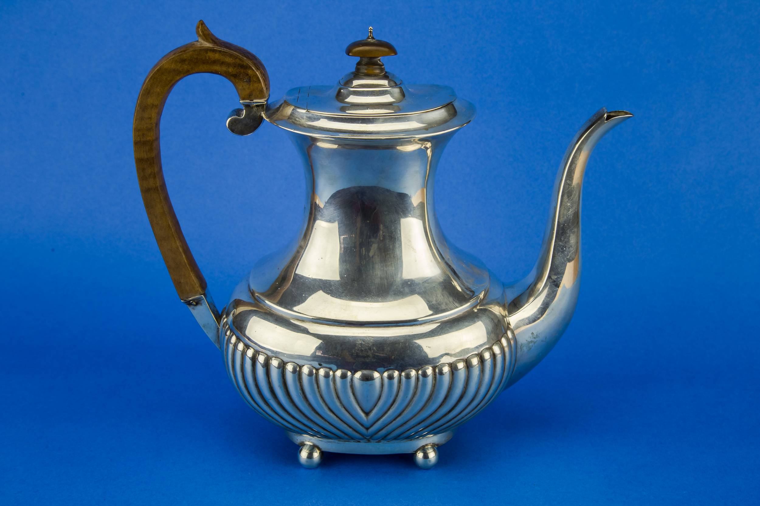Victorian Classical Gadrooned — Sterling silver coffee pot 9
