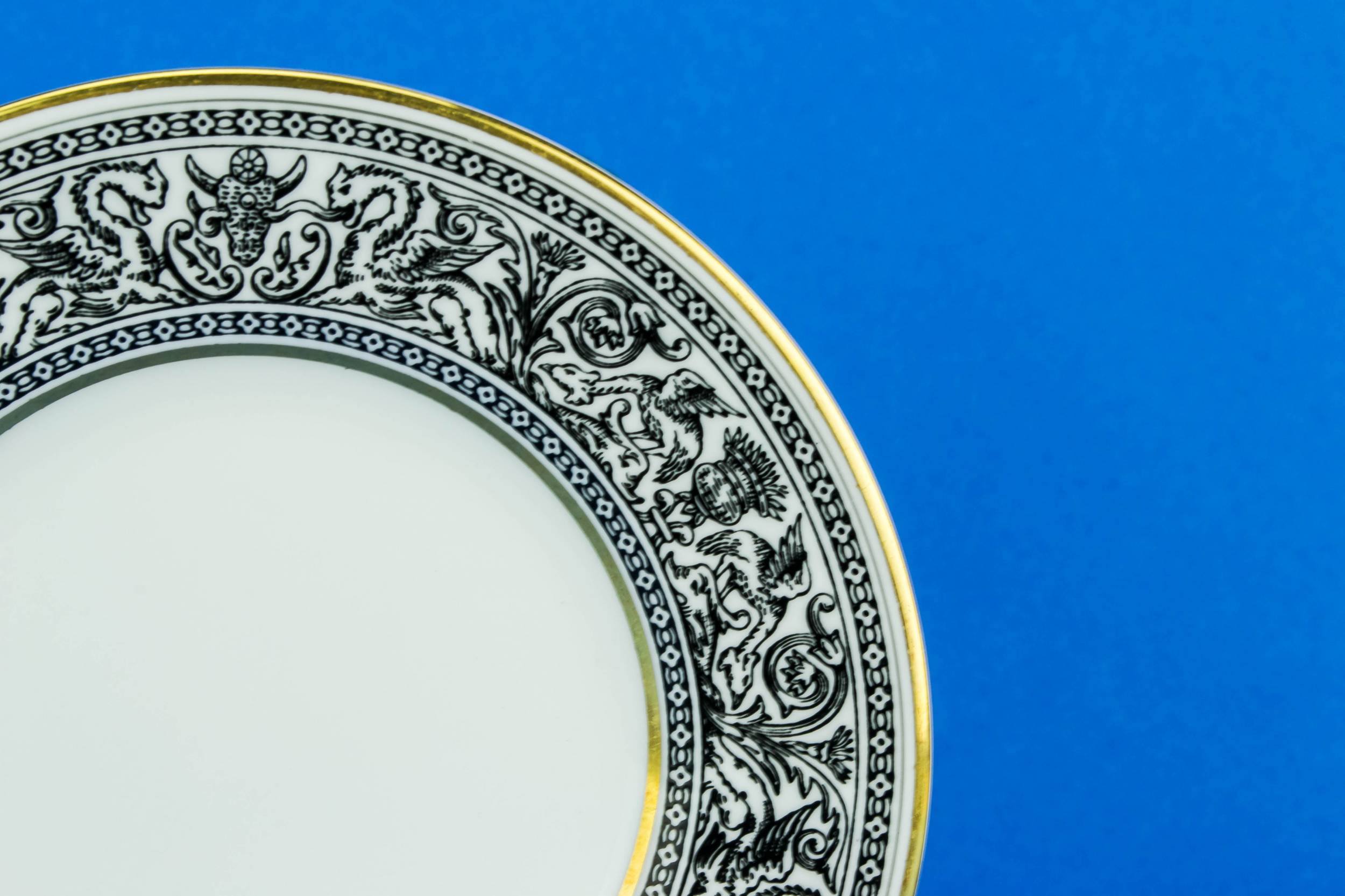 Vintage Porcelain W4312 — 8 small Wedgwood plates 1