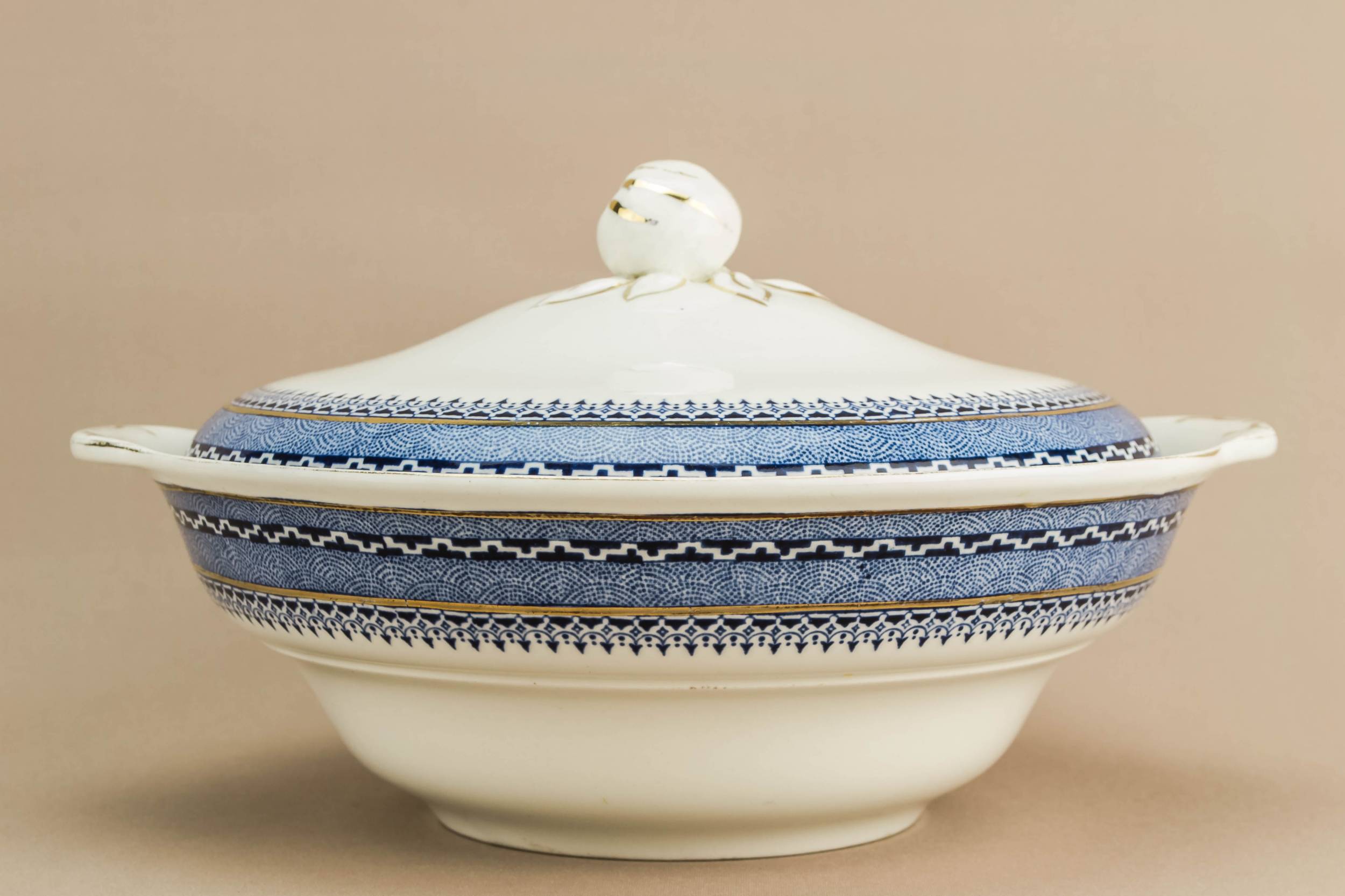 Blue And White — Blue ceramic tureen 2