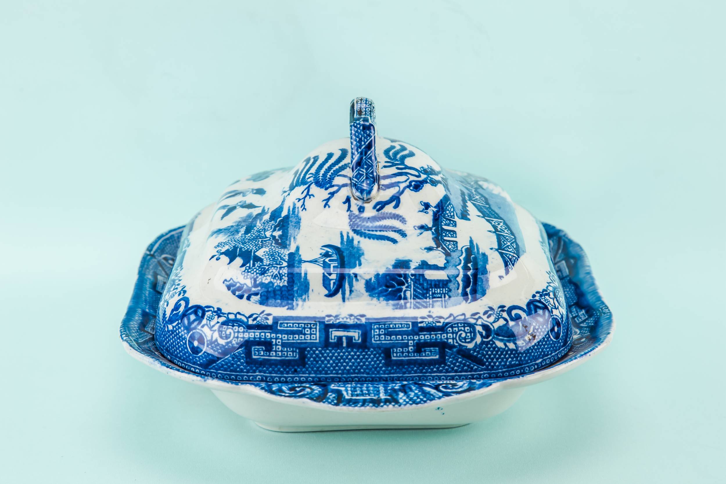 Classical Blue And — Blue and white tureen 2