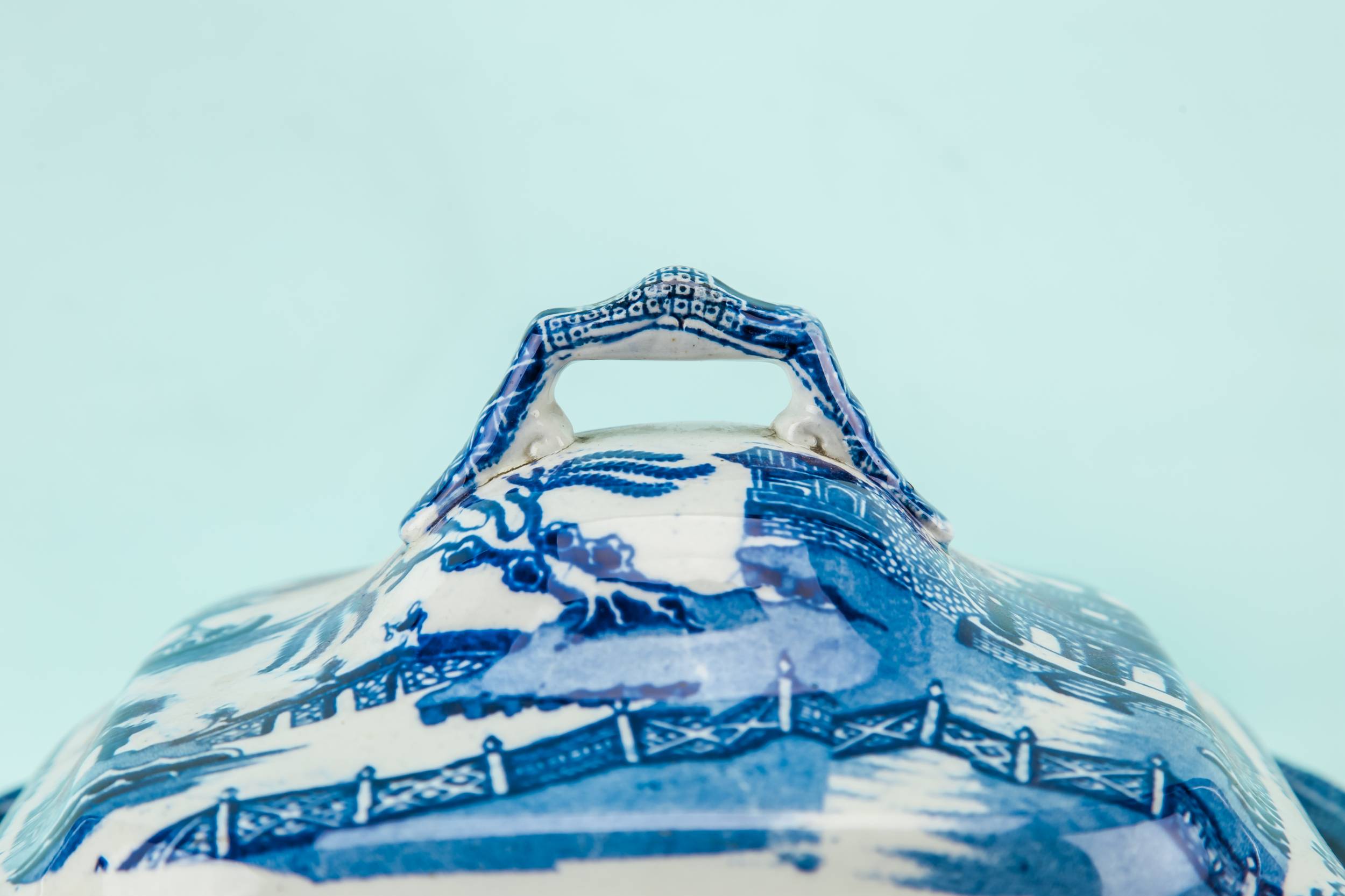 Classical Blue And — Blue and white tureen 5