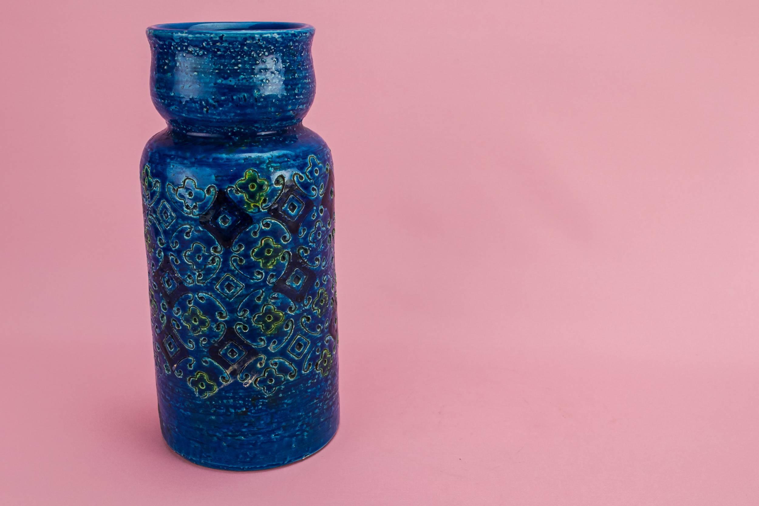 Medium Slick VASE — Ceramic Modernist vase 2