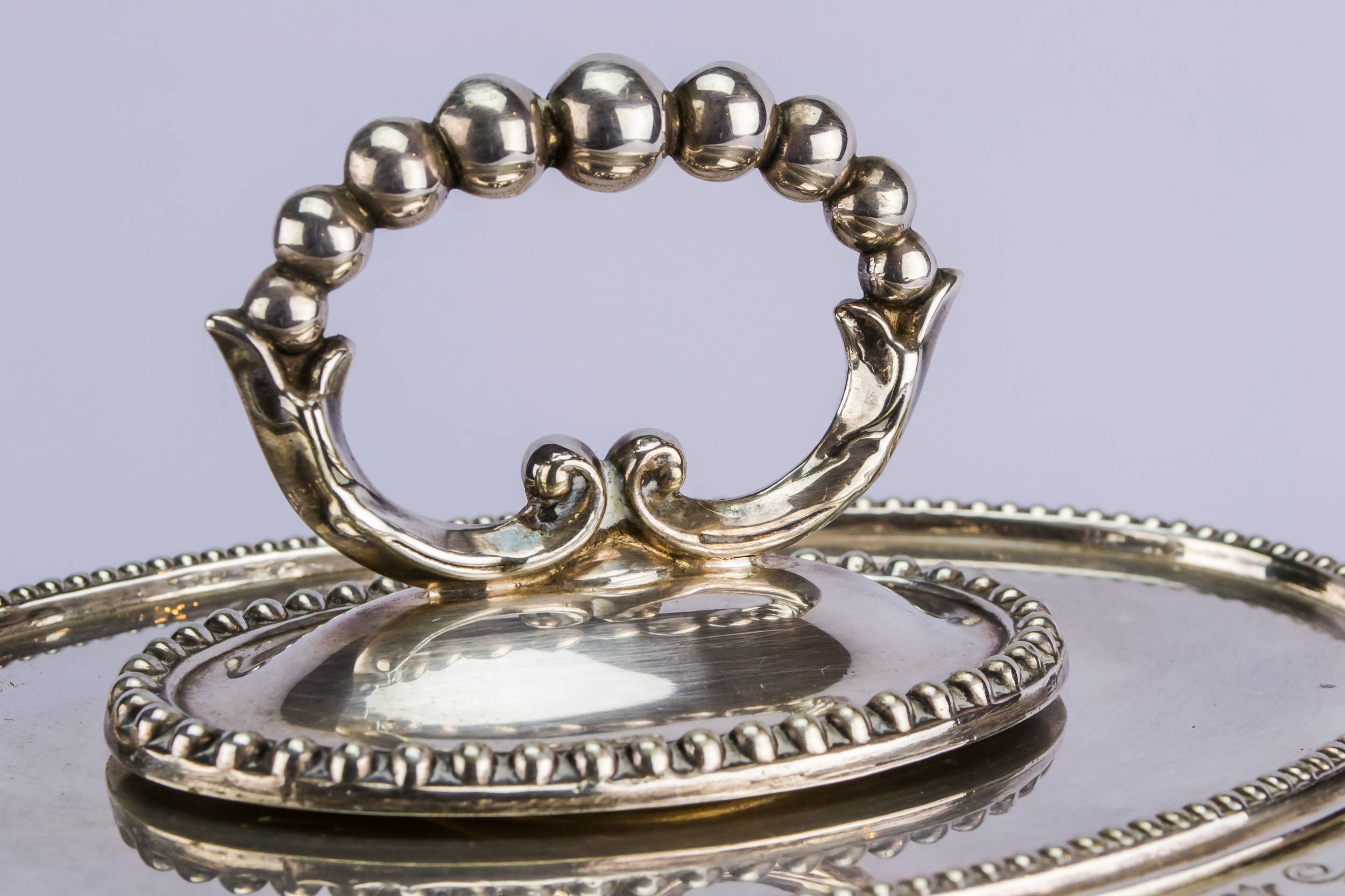 Spectacular Antique Roberts — Silver plated hot tureen 1