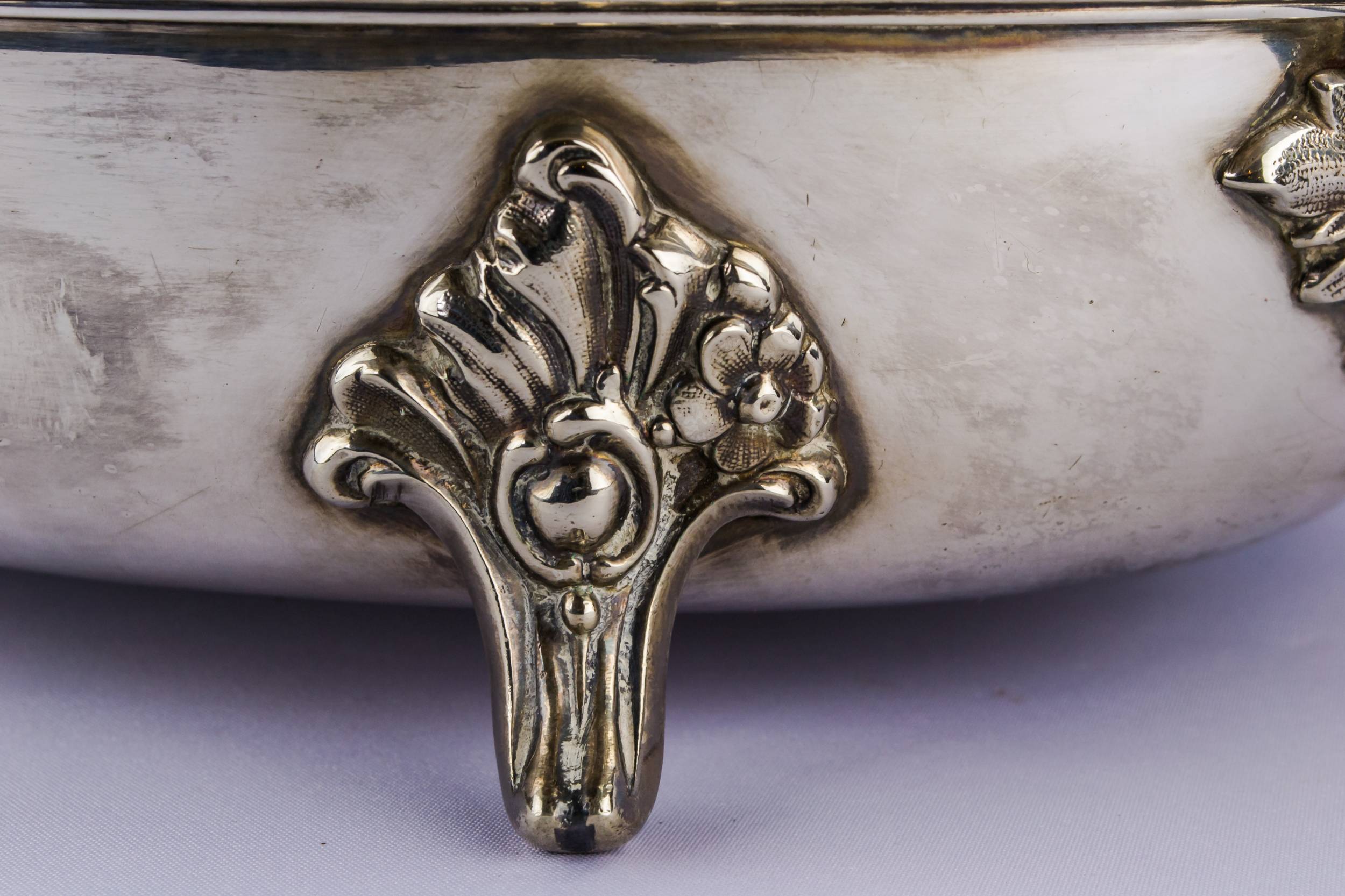 Spectacular Antique Roberts — Silver plated hot tureen 4