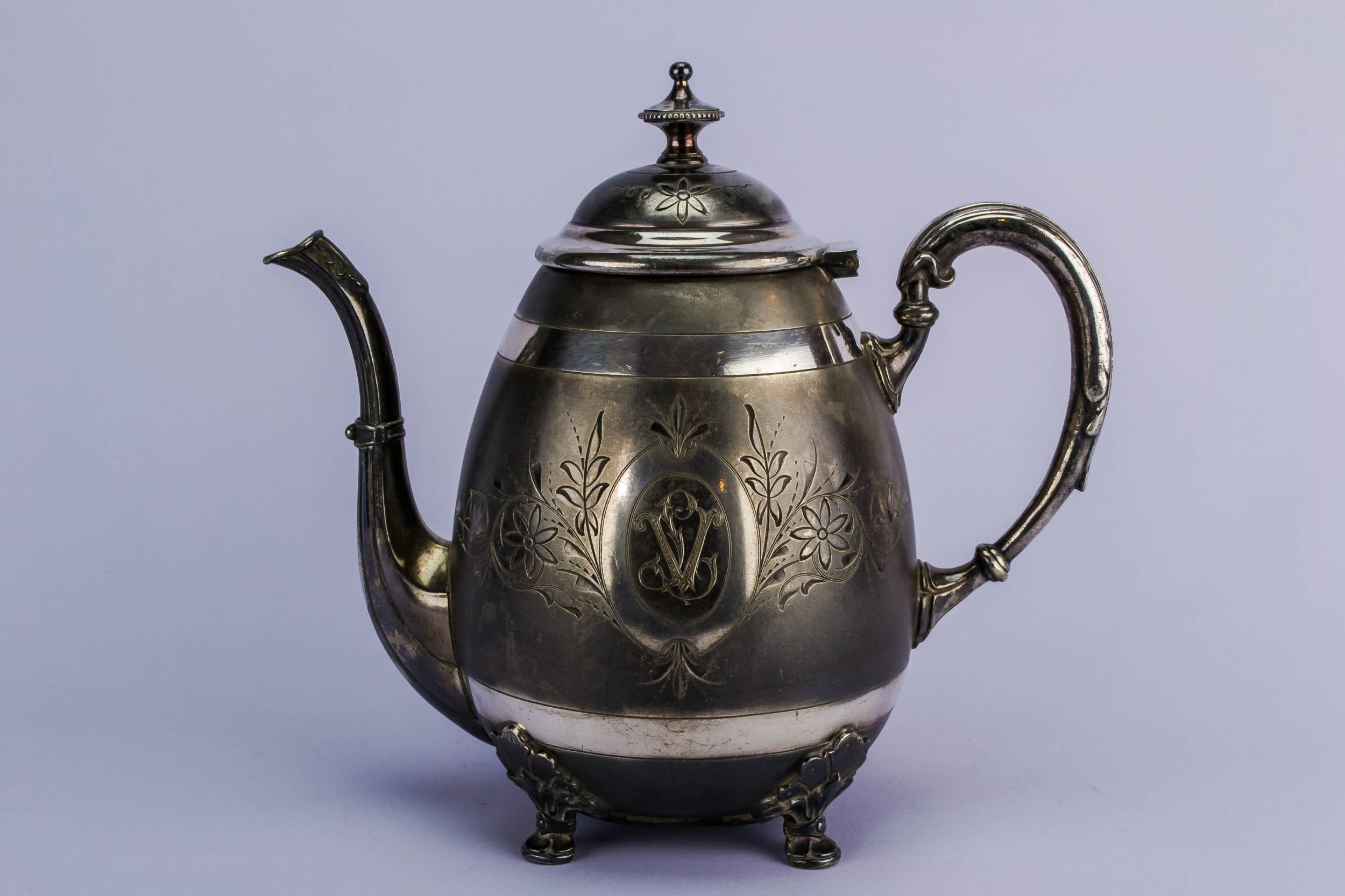 Piece Antique Opulent — WMF tea and coffee set 1