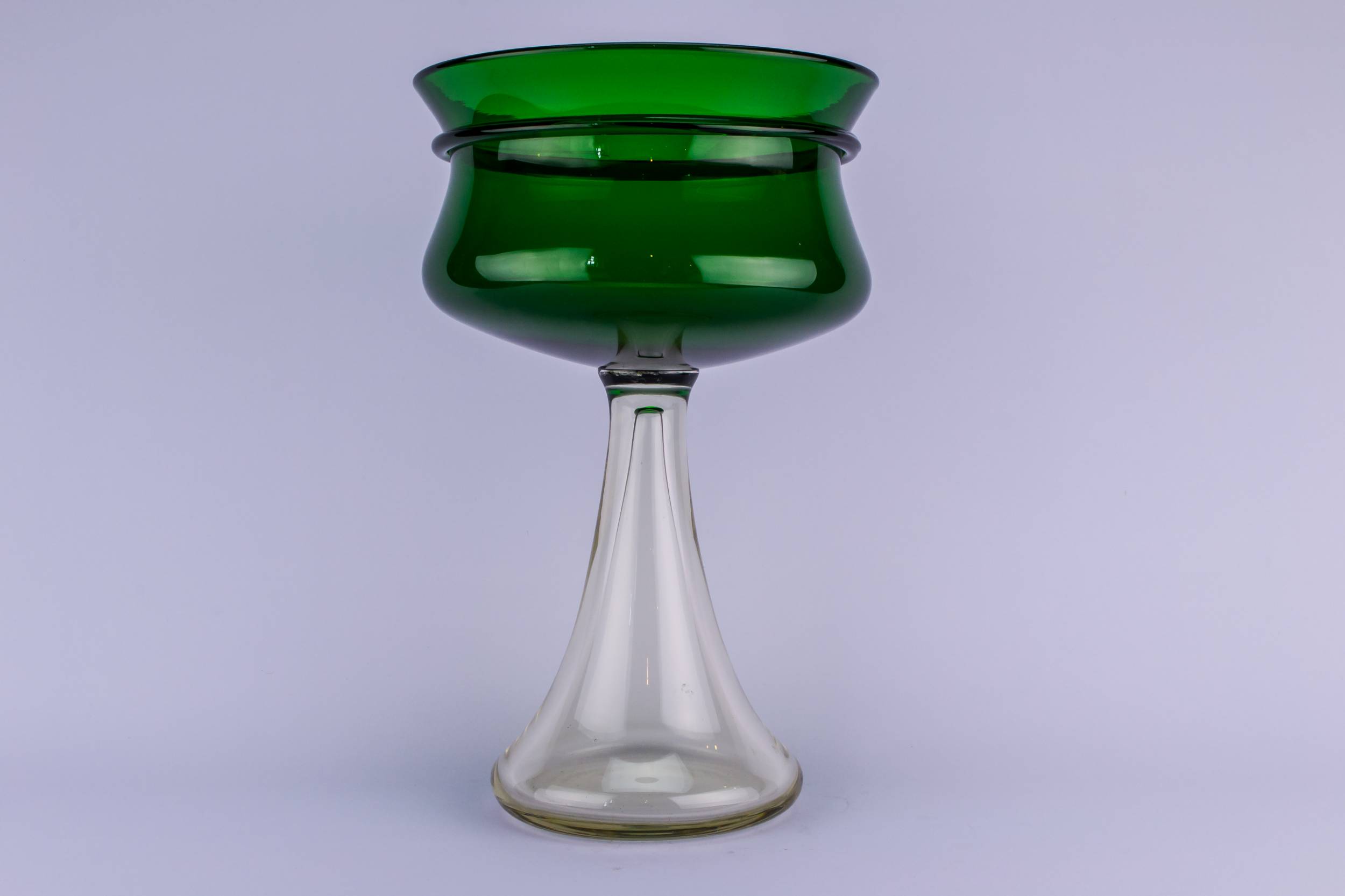Glass Imposing 7.5'' — Large green glass bowl 2