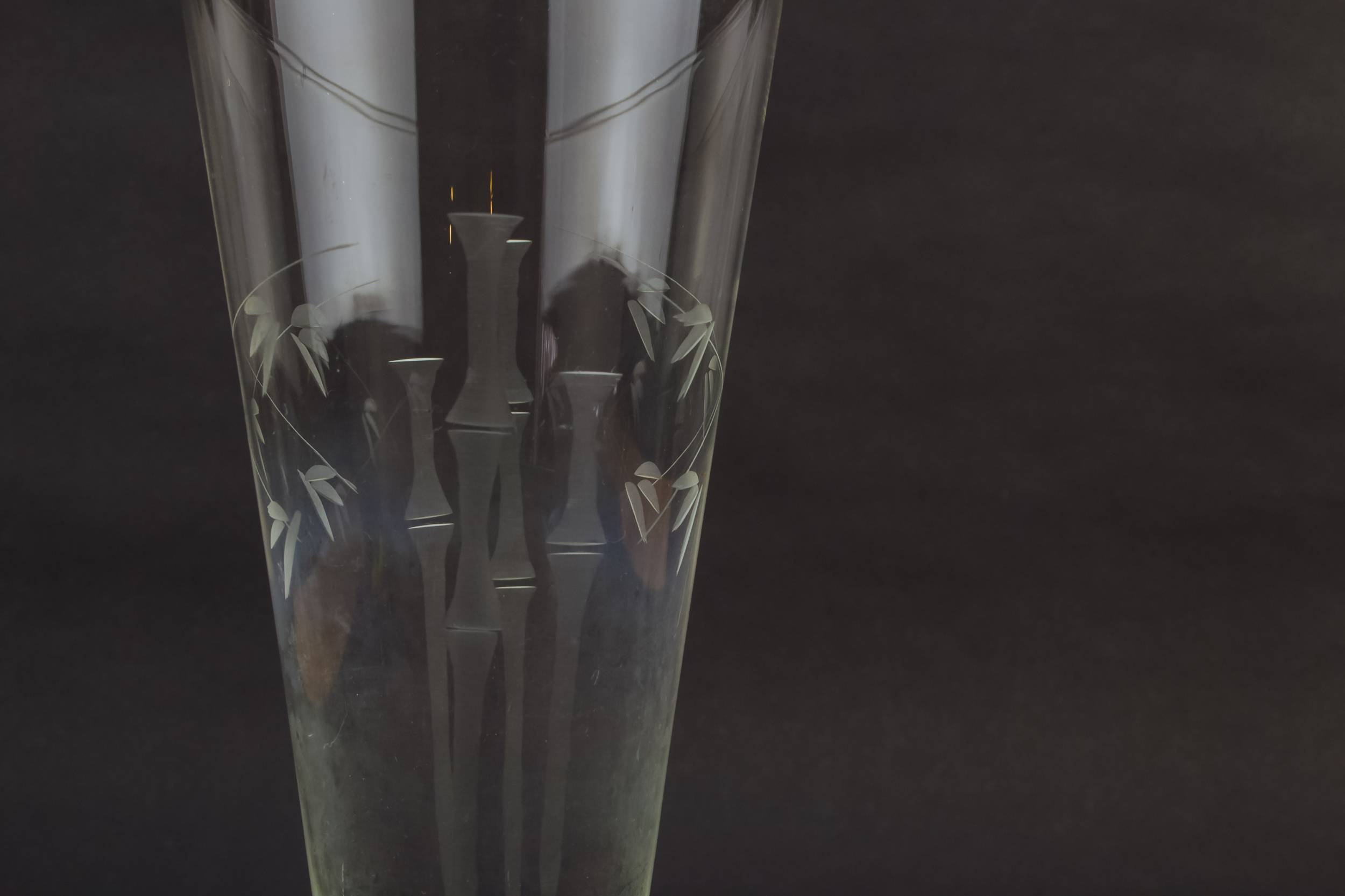 Blown Glass Elegant — 6 engraved champagne flutes 1