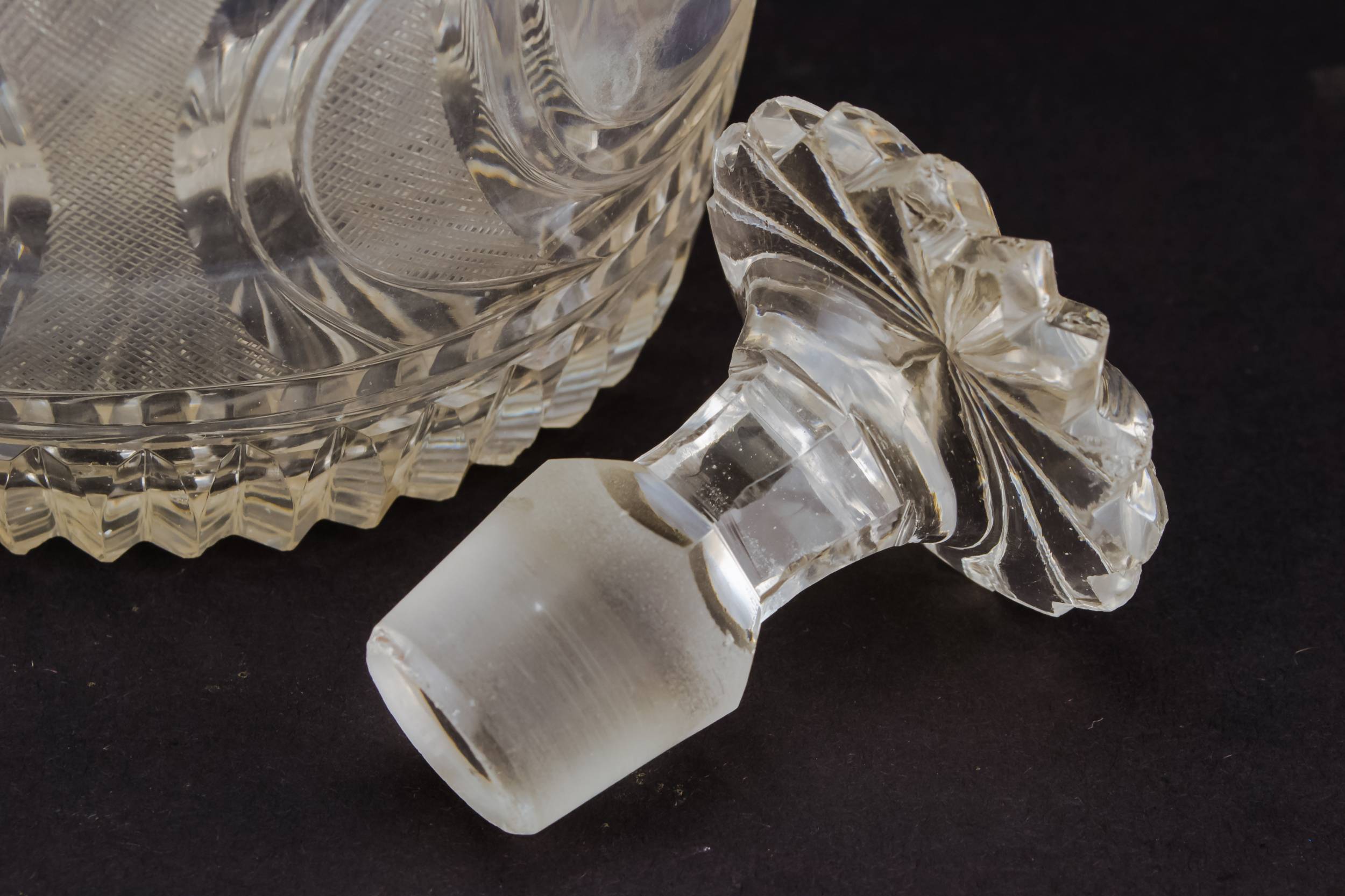 Cut Glass Antique — Port cut glass decanter 4