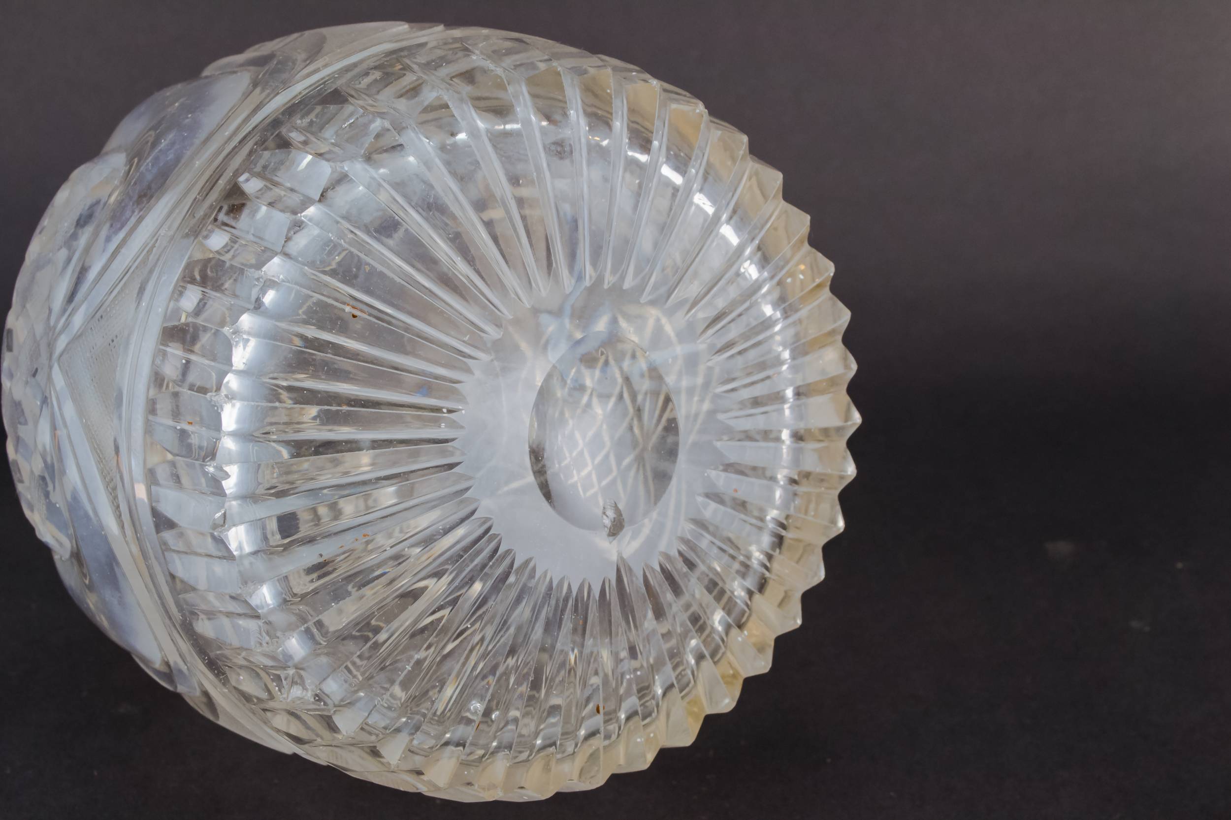 Cut Glass Antique — Port cut glass decanter 5