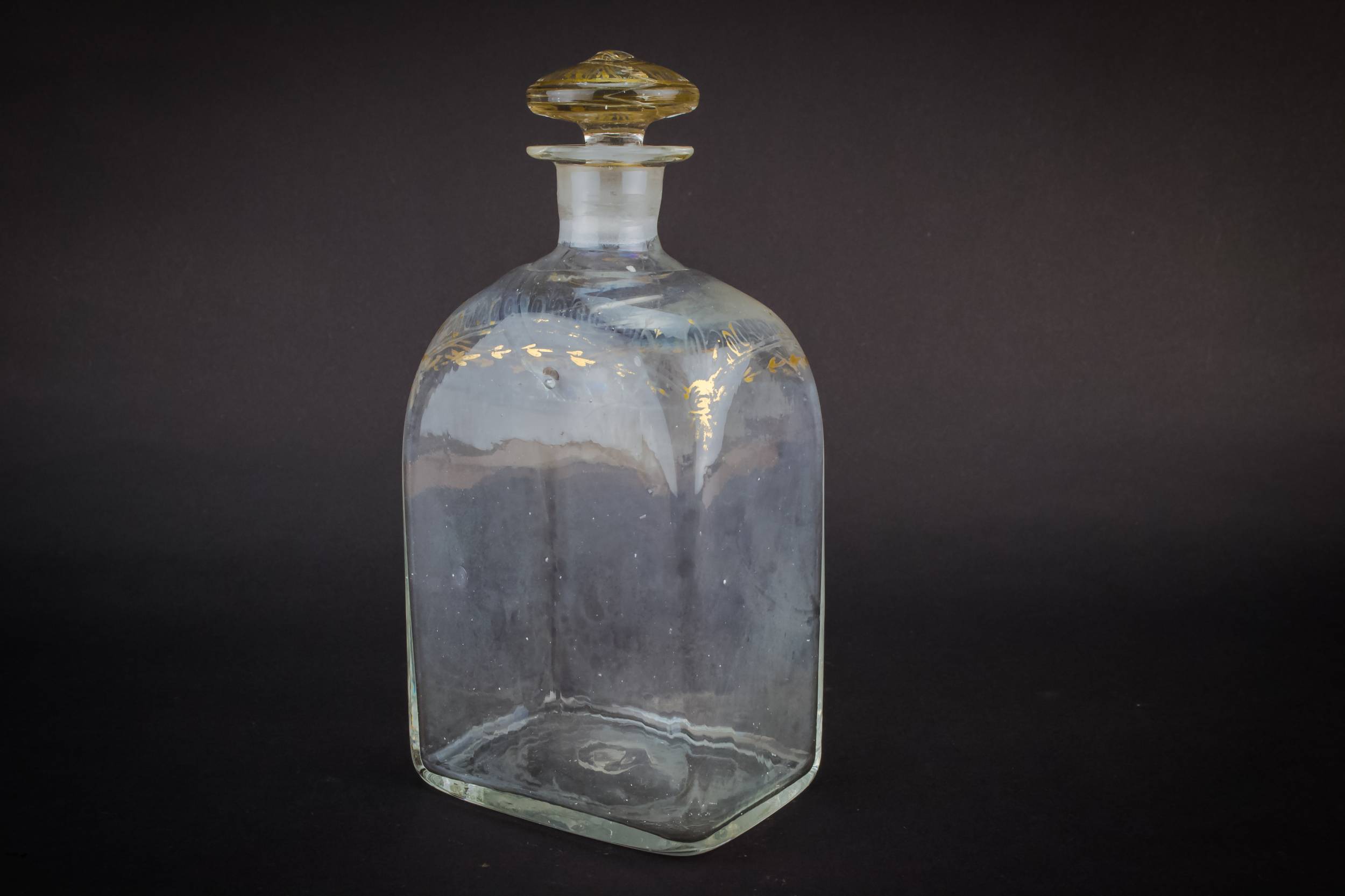 Blown Glass Antique — Small gilded decanter 5