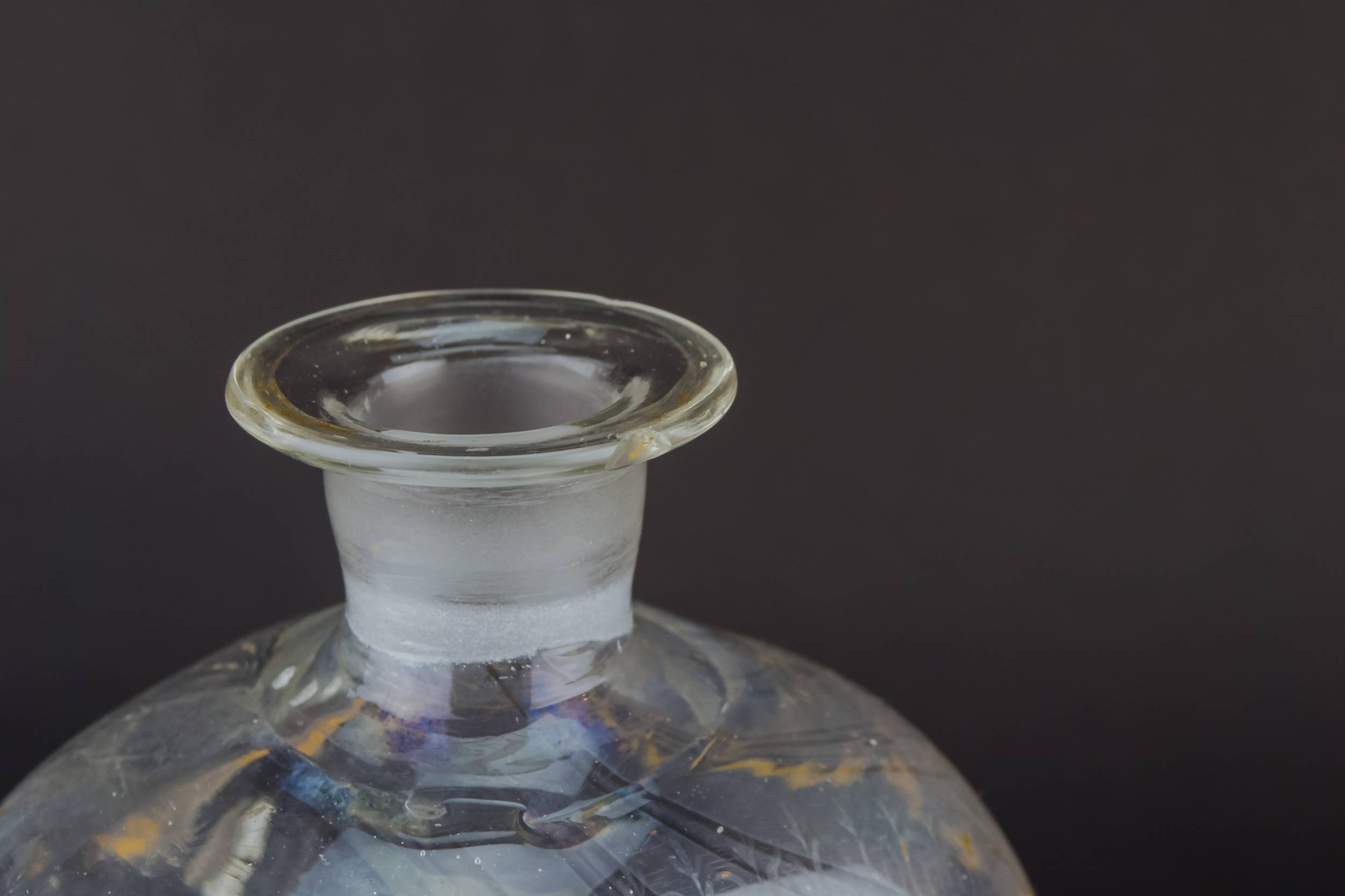 Blown Glass Antique — Small gilded decanter 4