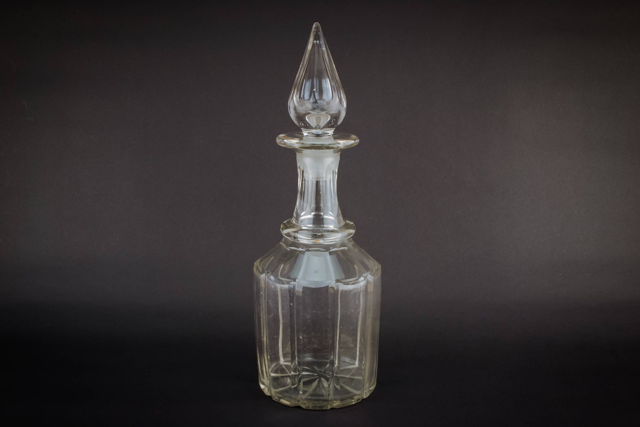 Late Georgian Cut — Cut glass whisky decanter