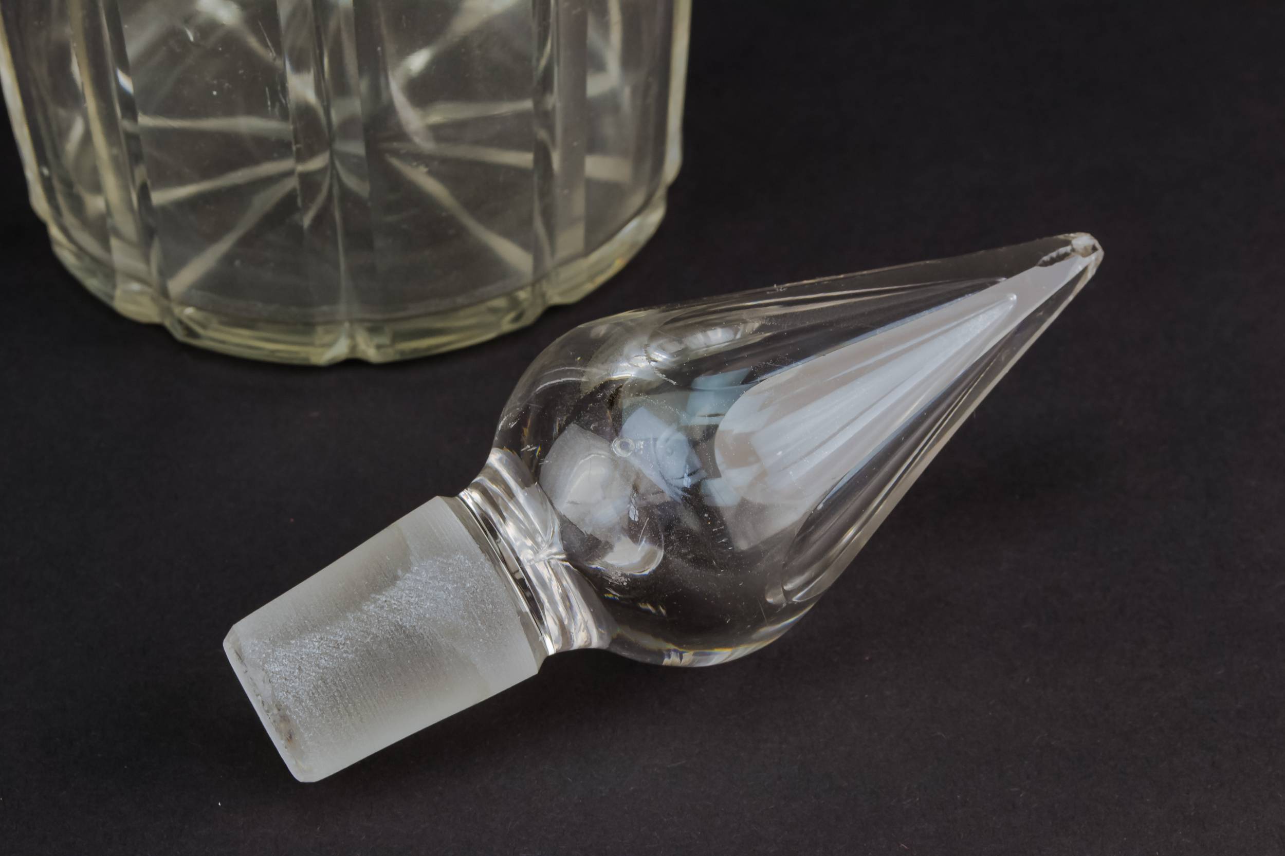 Late Georgian Cut — Cut glass whisky decanter 1