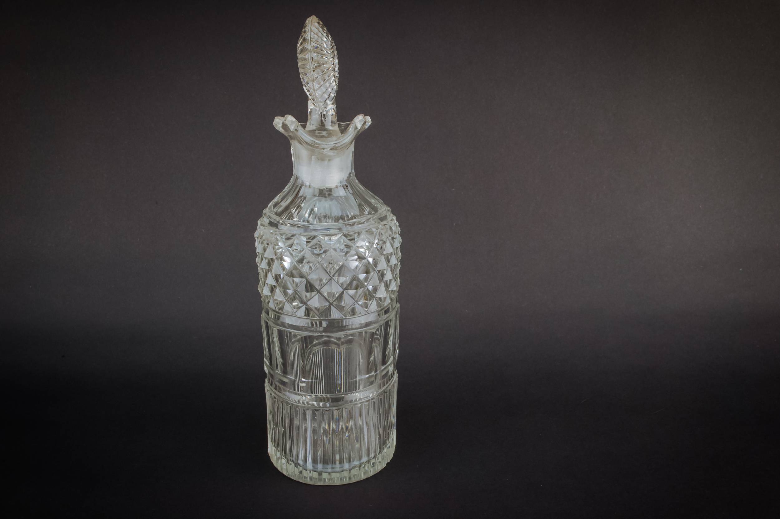 Cut Glass Antique — Cut glass Regency decanter 1
