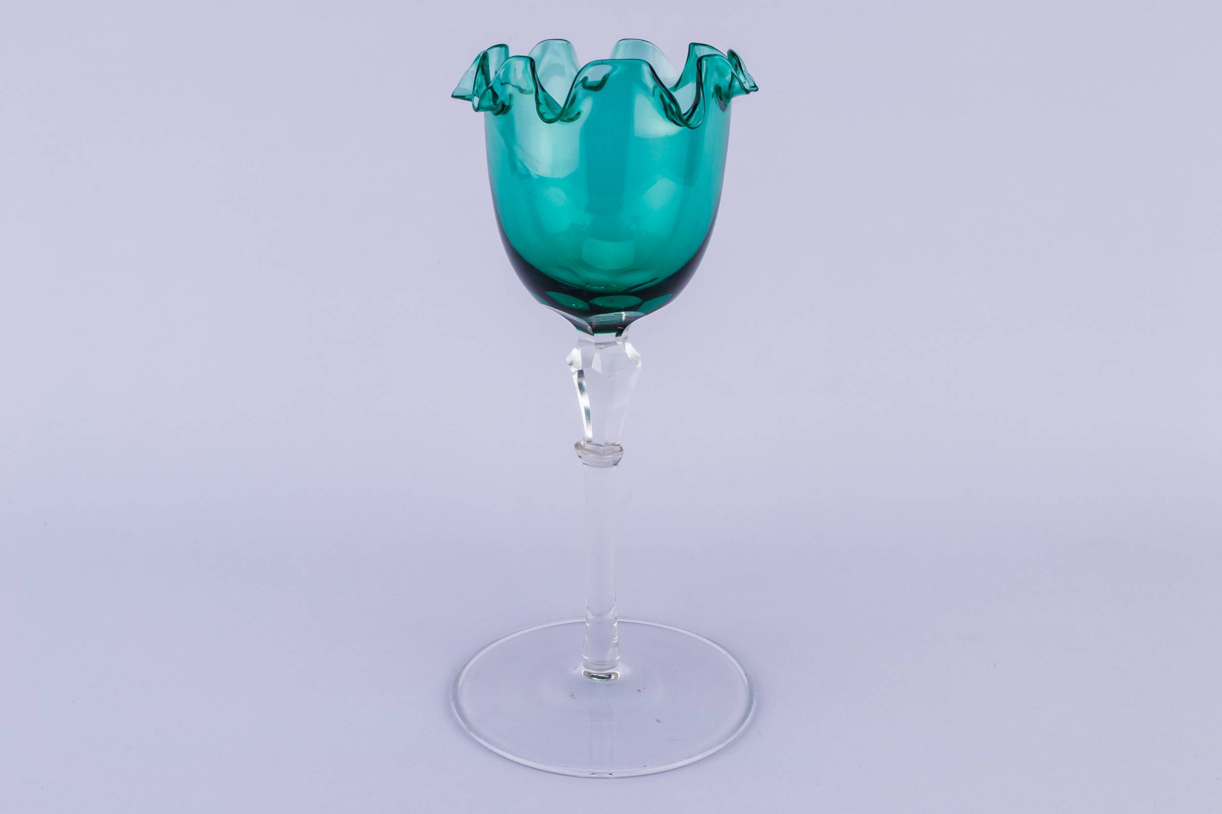 Victorian Glass Ruffled — Small green glass vase 3