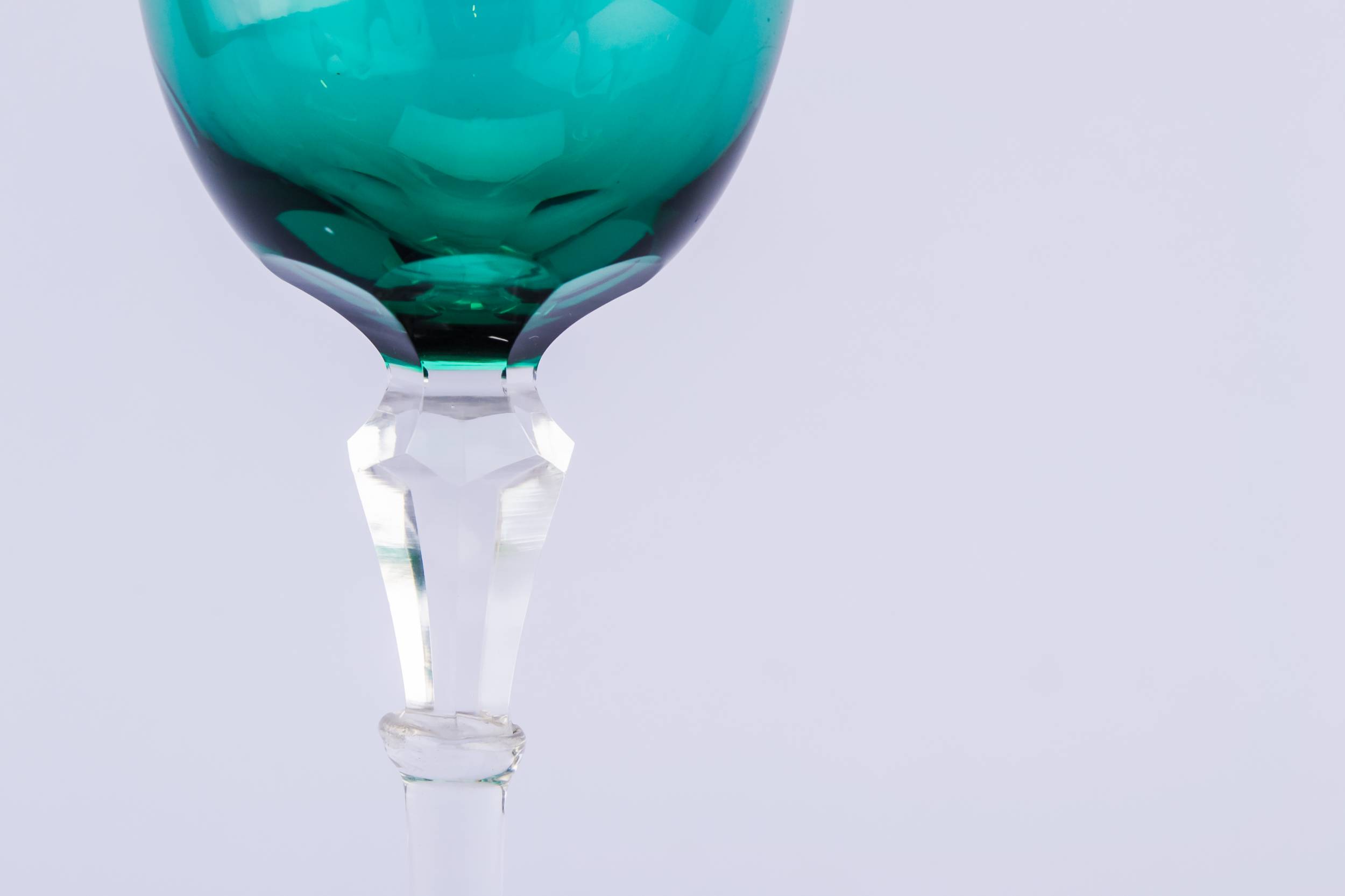 Victorian Glass Ruffled — Small green glass vase 2