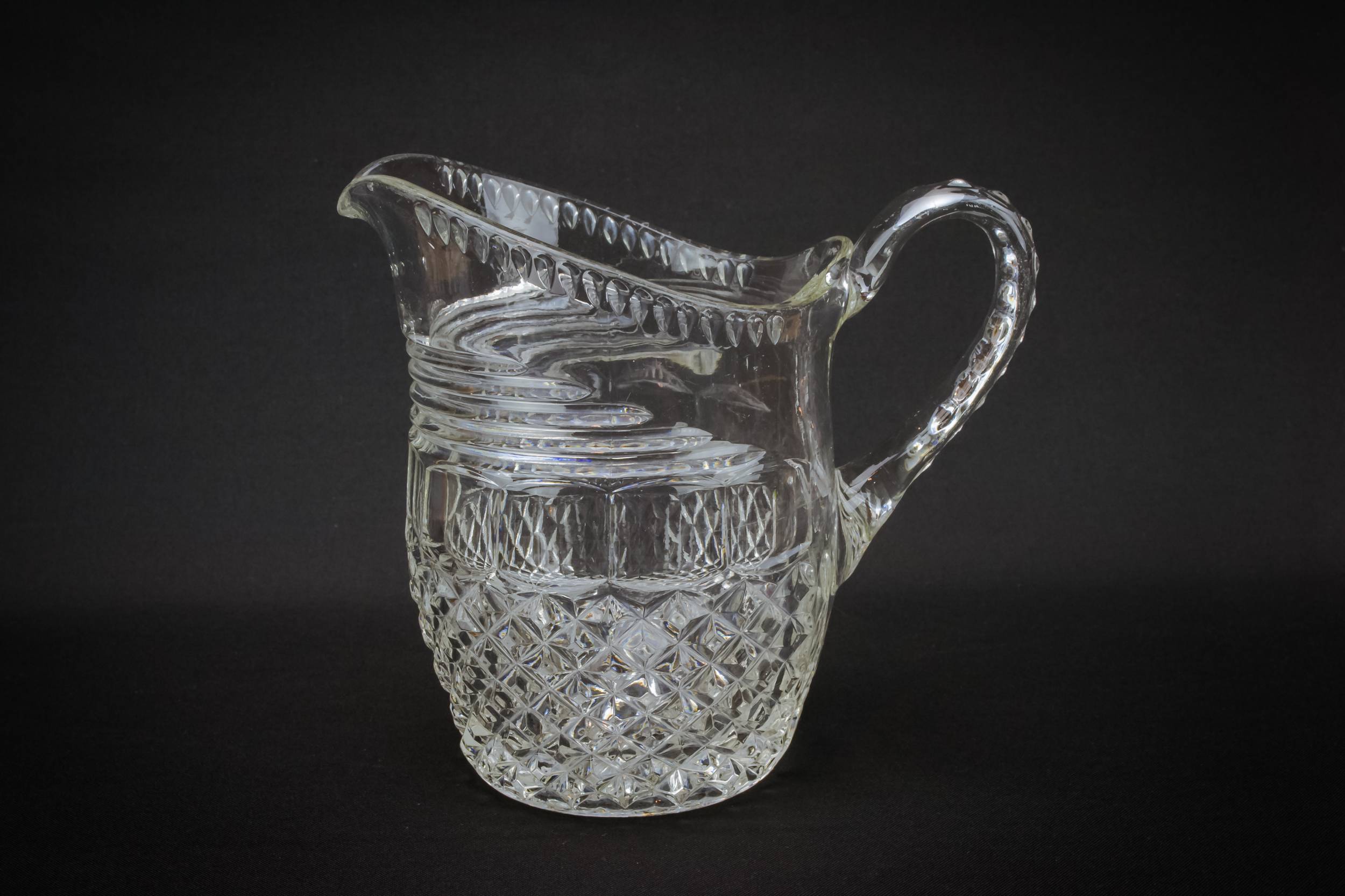 Retro Vintage Diamond — Glass water jug