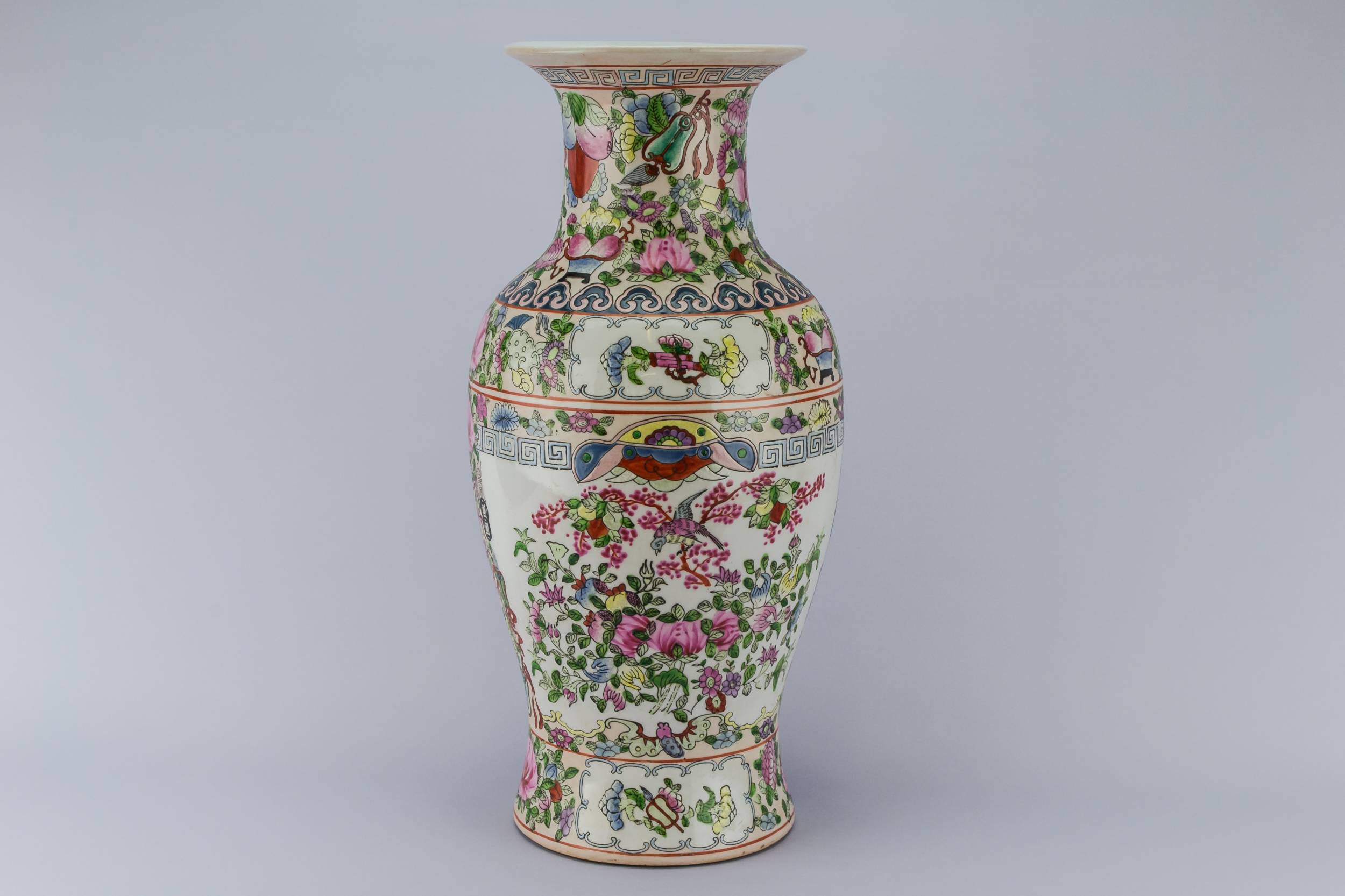 Porcelain Antique Famille — Attractive Famille rose vase 2