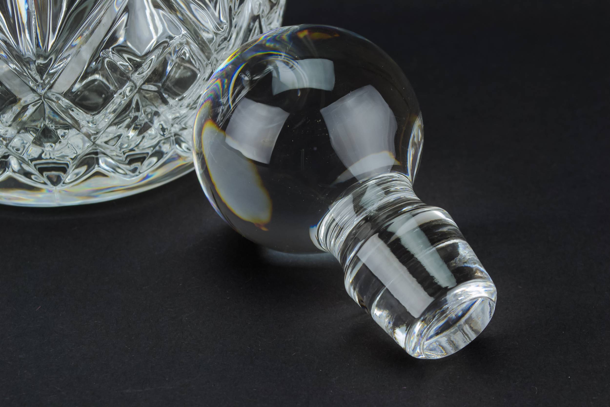 Moulded Glass Vintage — Ovoid wine decanter 1