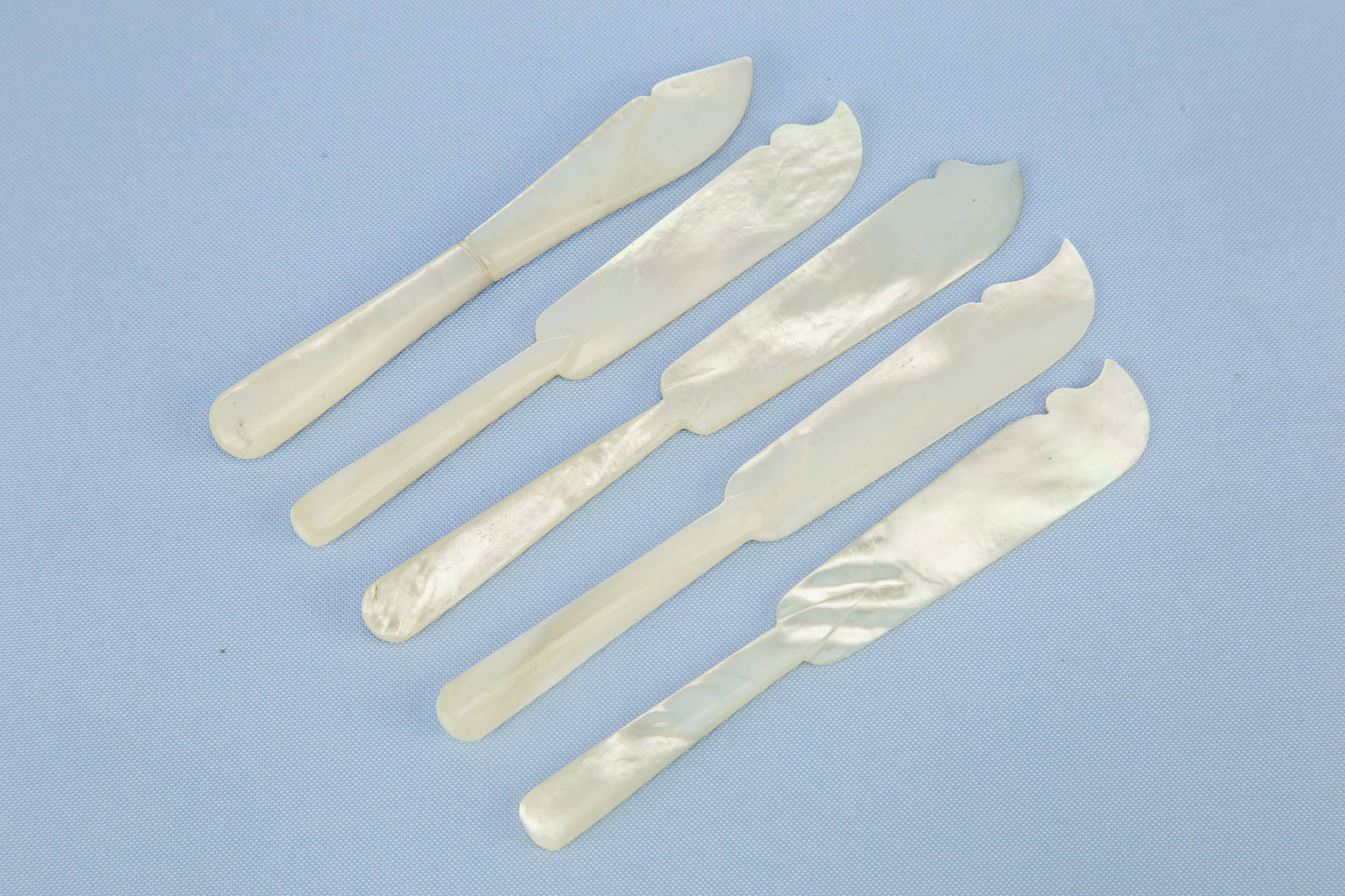 Victorian Slick Mother — 5 mother of pearl knives
