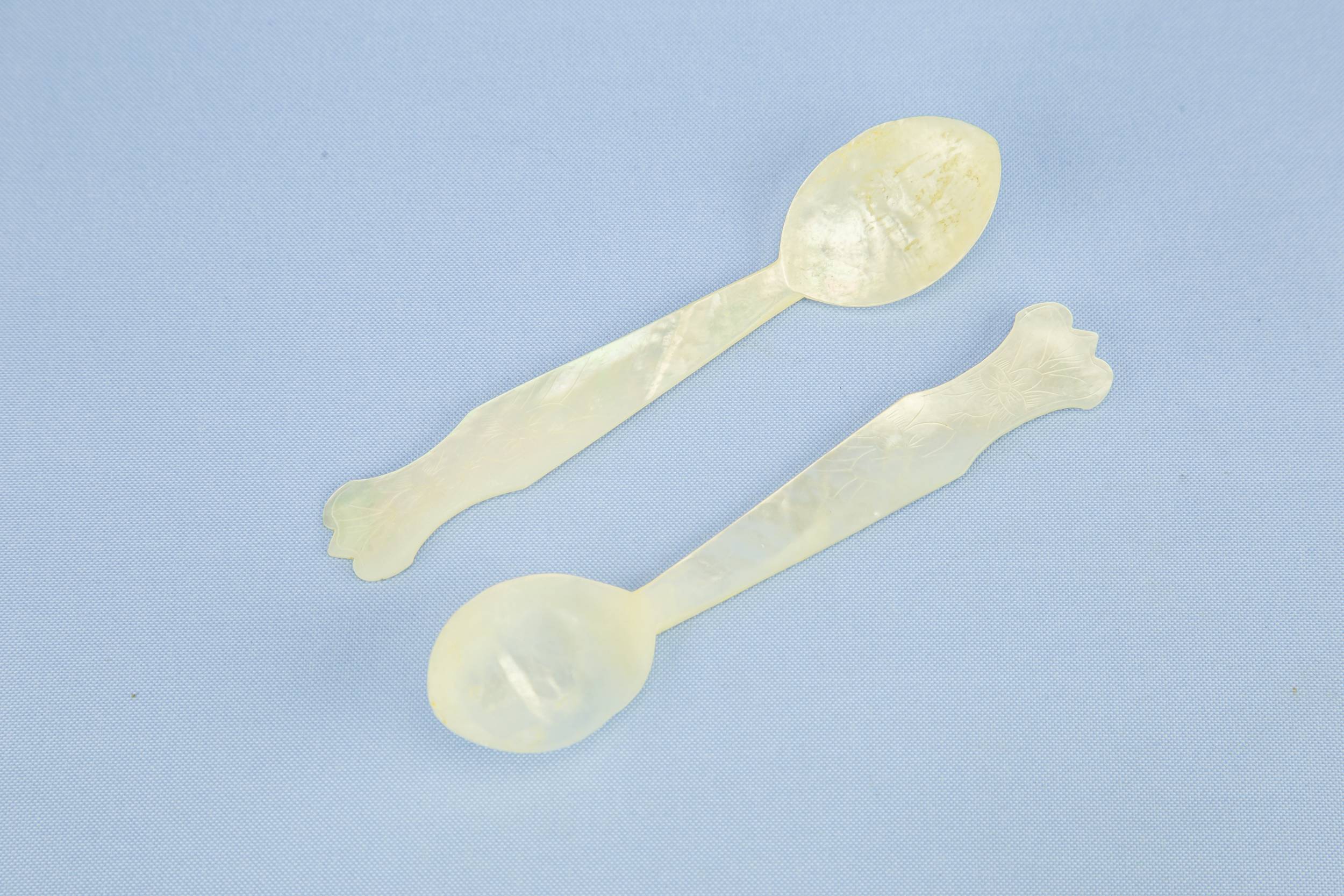 Victorian Antique Mother — 5 caviar spoons