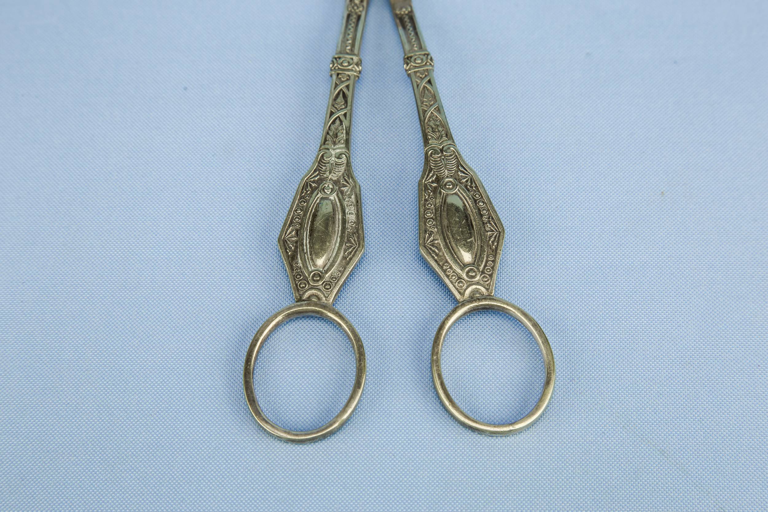 Antique Aesthetic Movement — Silver plated grape shears 1