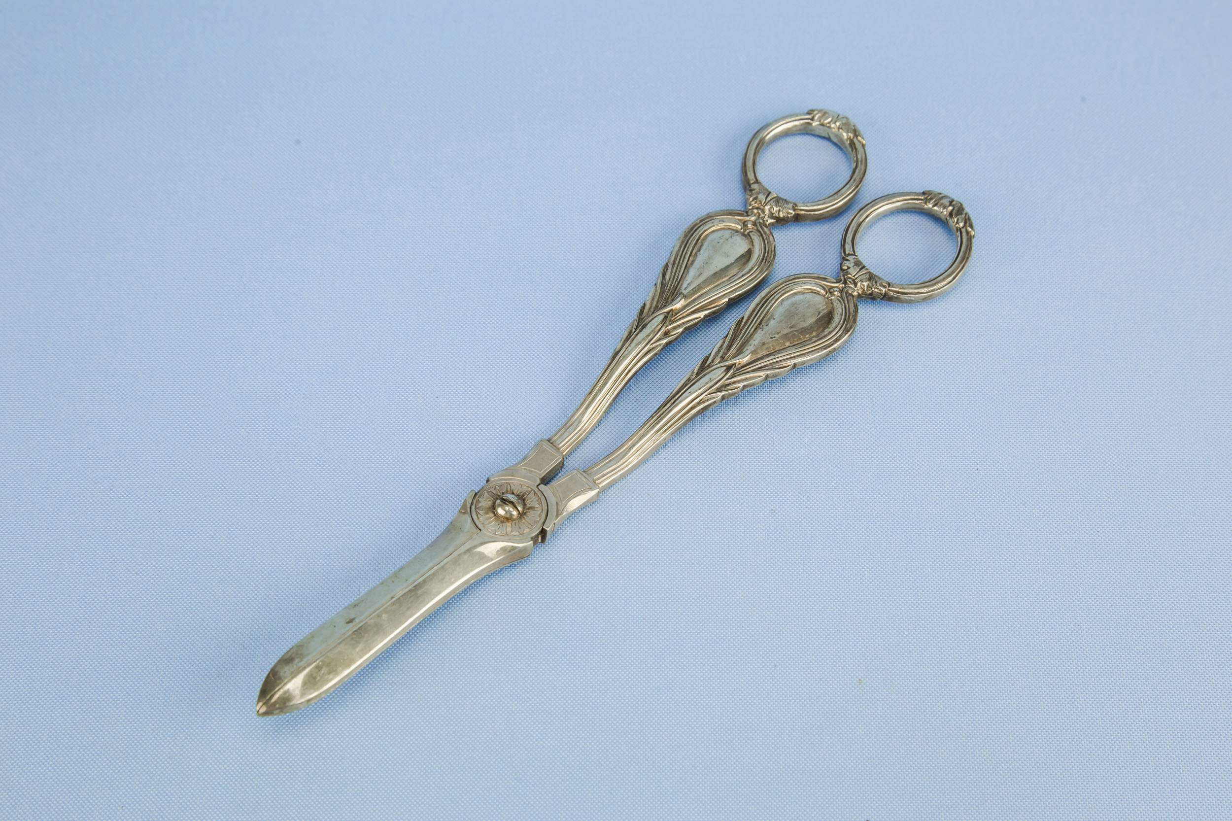Classical Silver Plated — Classical grape shears