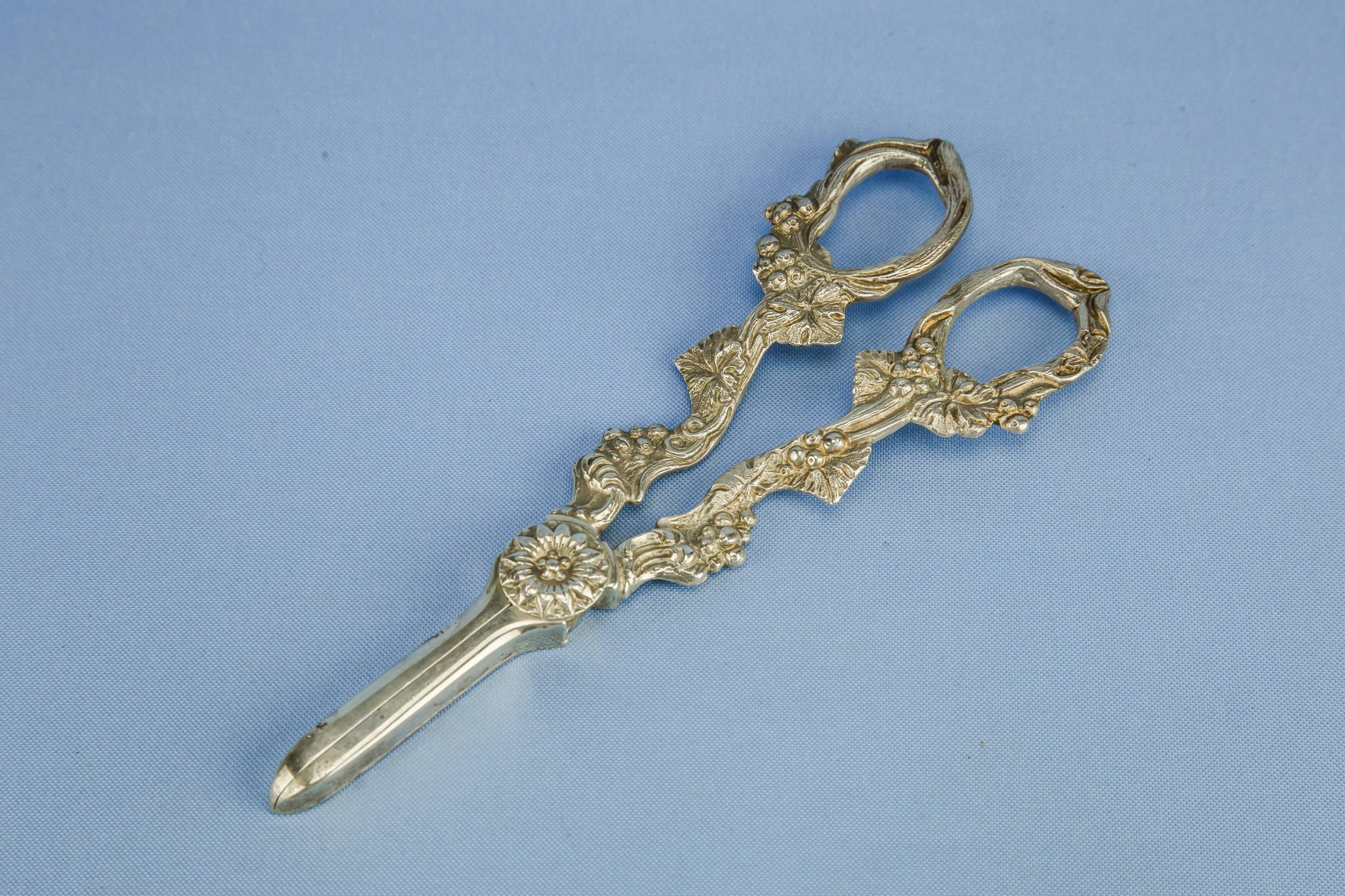 Neo-classical Antique Grape — Small grape shears