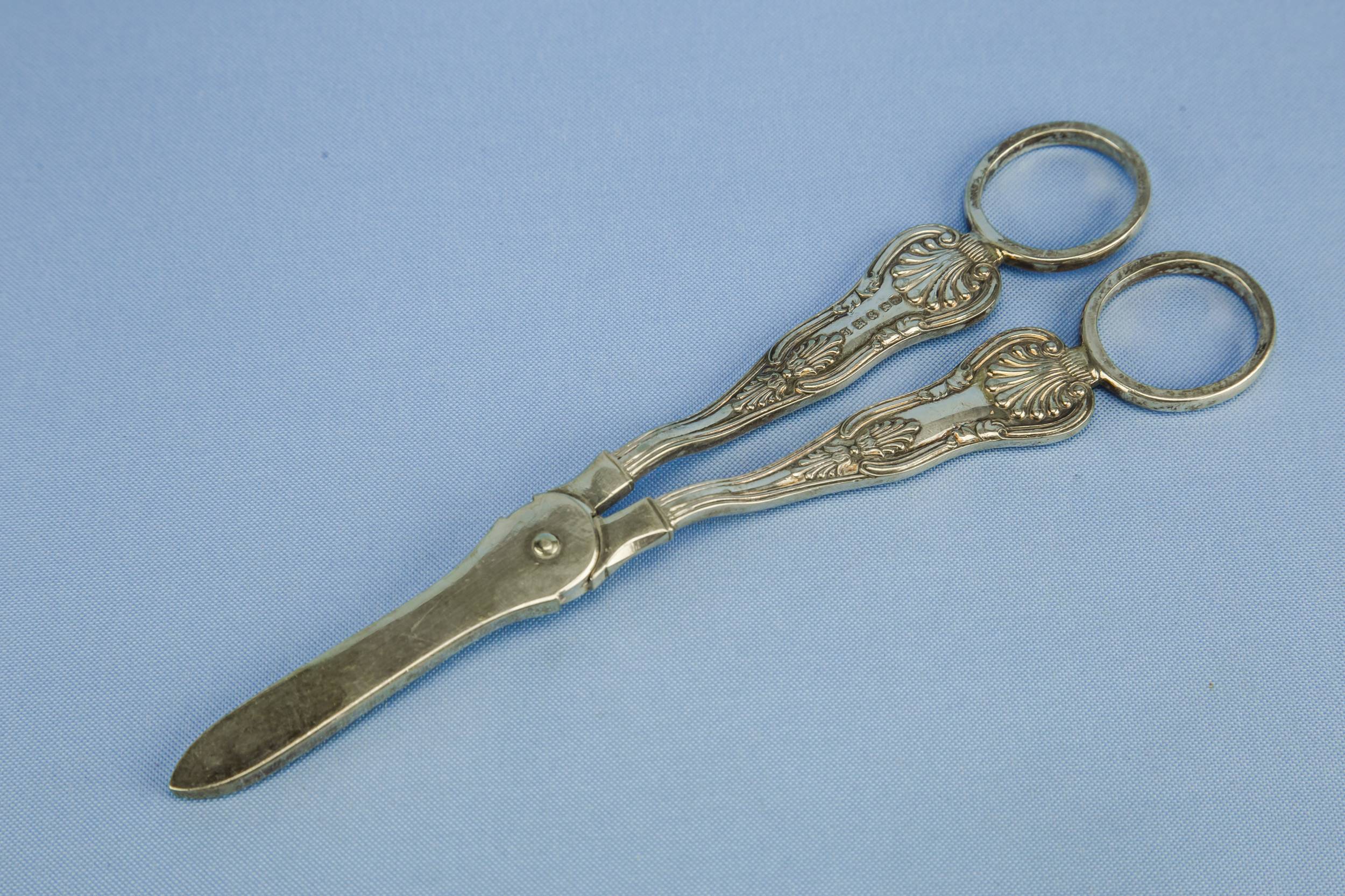 Neo-classical Antique Acanthus — Silver plated grape shears 1
