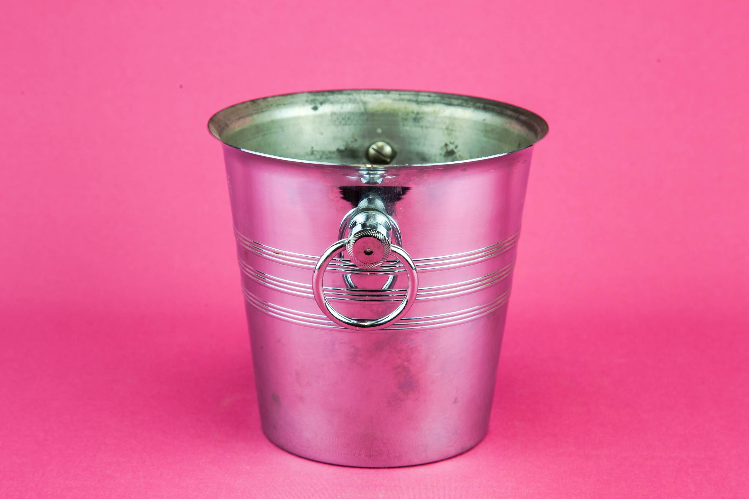 Chromed Rustic Banded — Chromed wine cooler 2