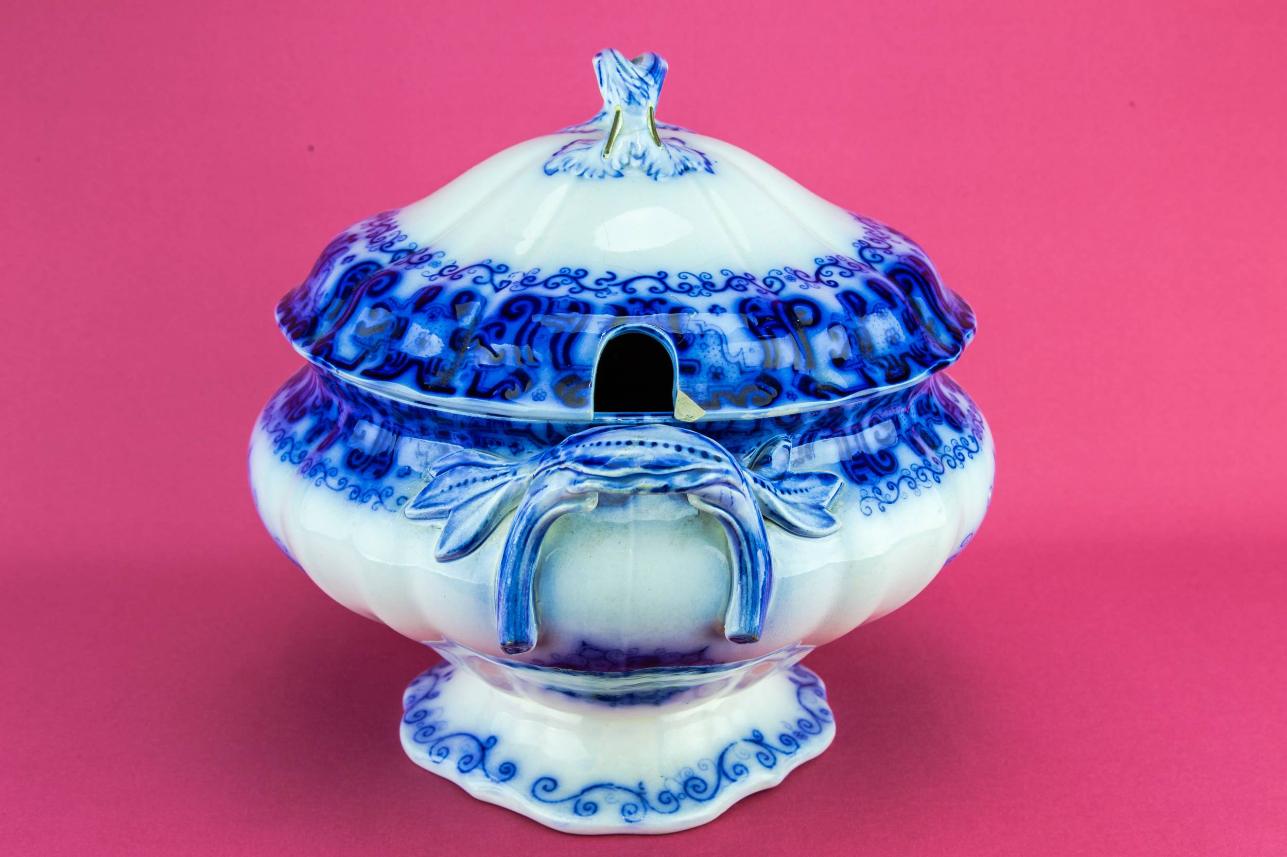 Rustic Victorian TUREEN — Flow blue serving tureen 2