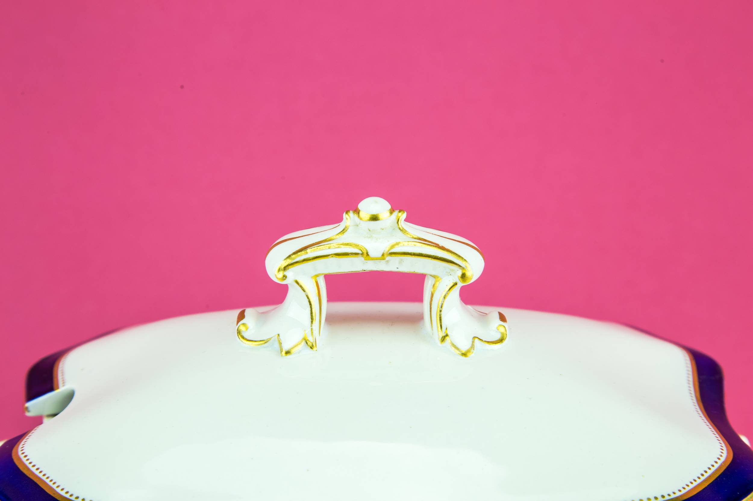 Neo-Classical Blue And — Blue and white tureen 2