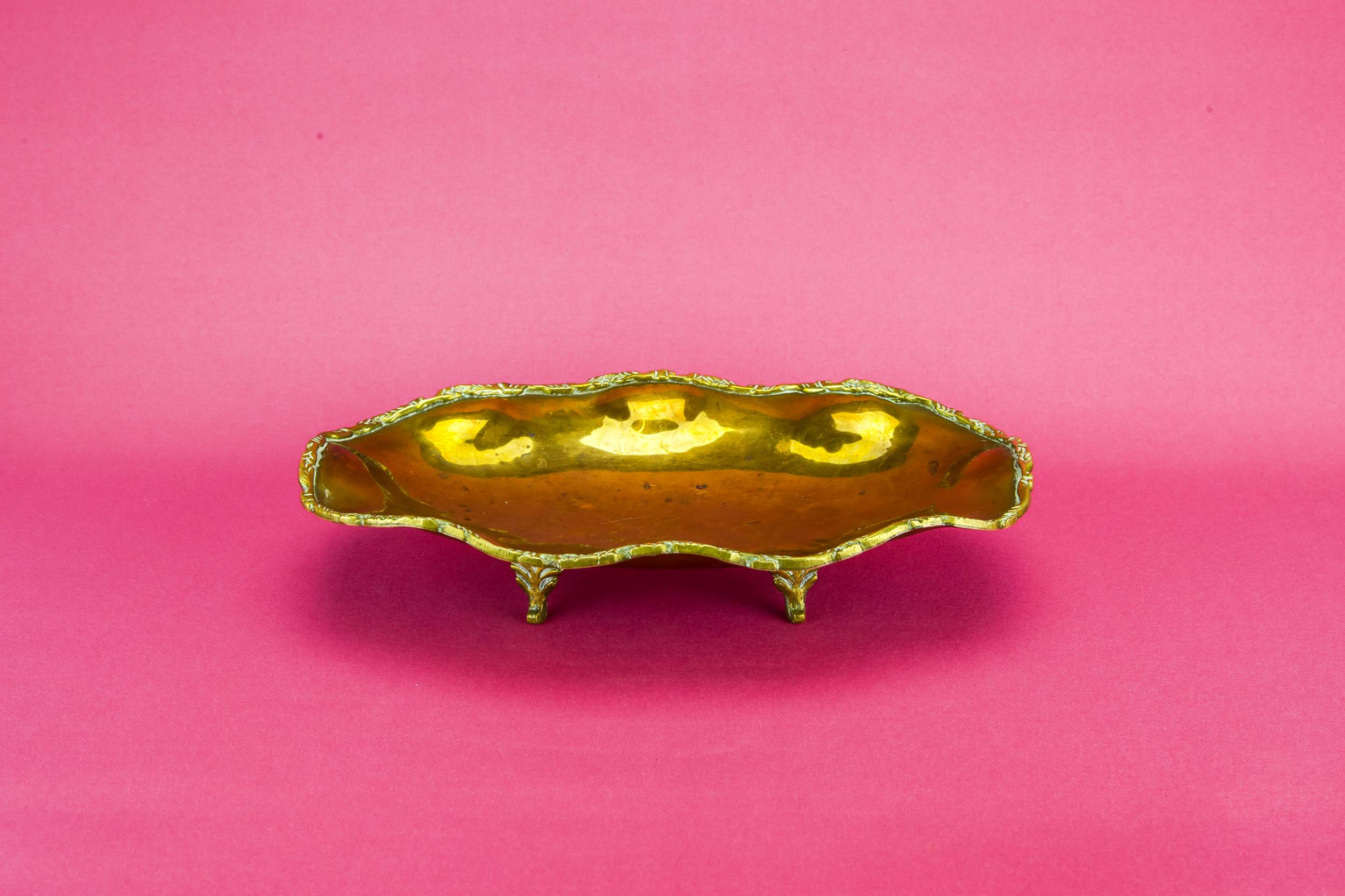 Traditional Rustic Leaf — Rustic brass bowl