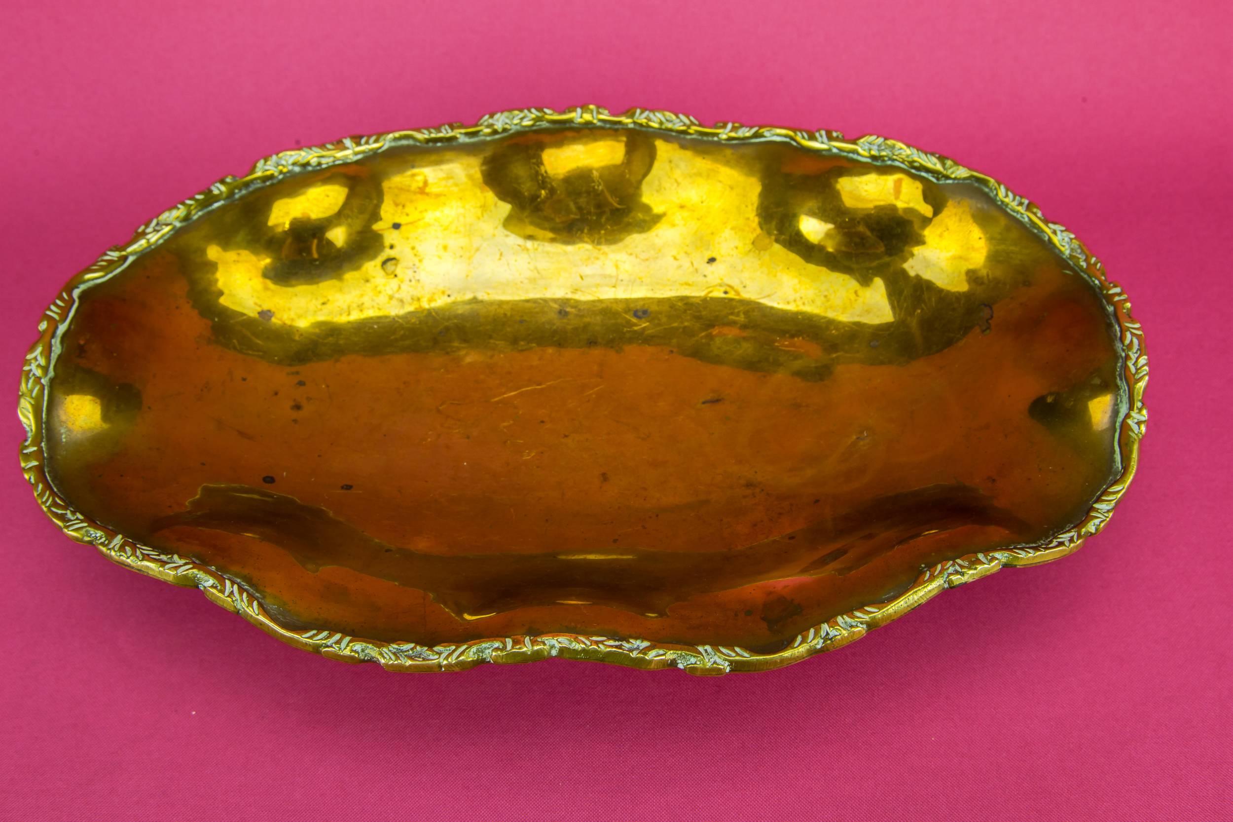 Traditional Rustic Leaf — Rustic brass bowl 3