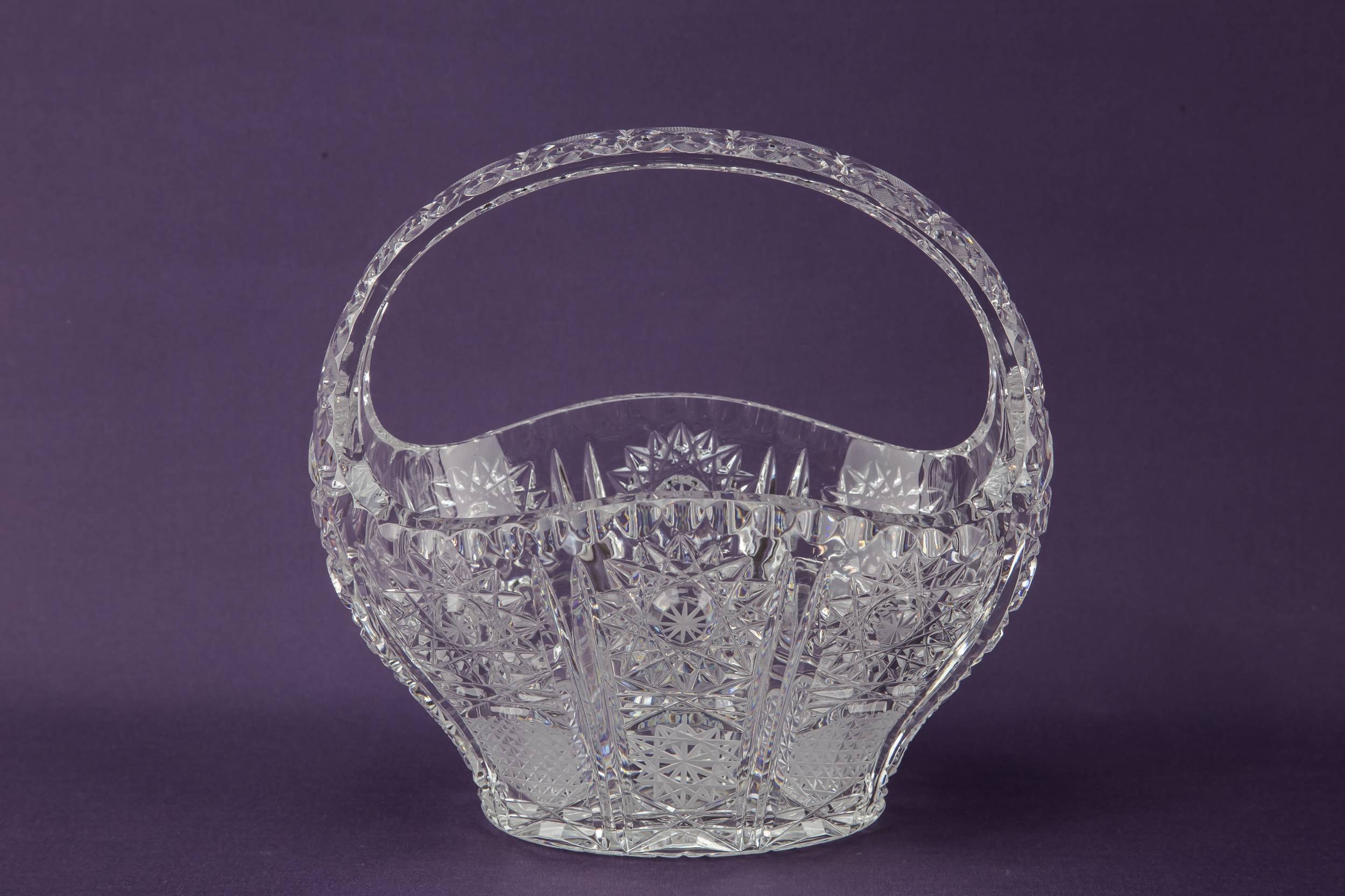 Mid-century Modern Vintage — Cut glass basket bowl