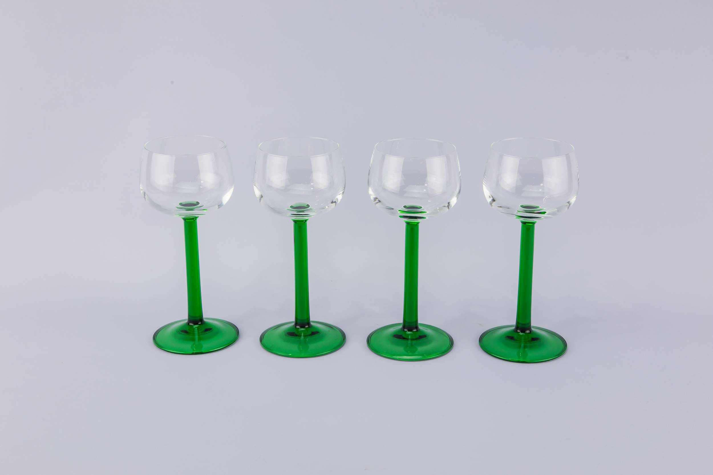 Elegant Green 50 — 4 white wine glasses