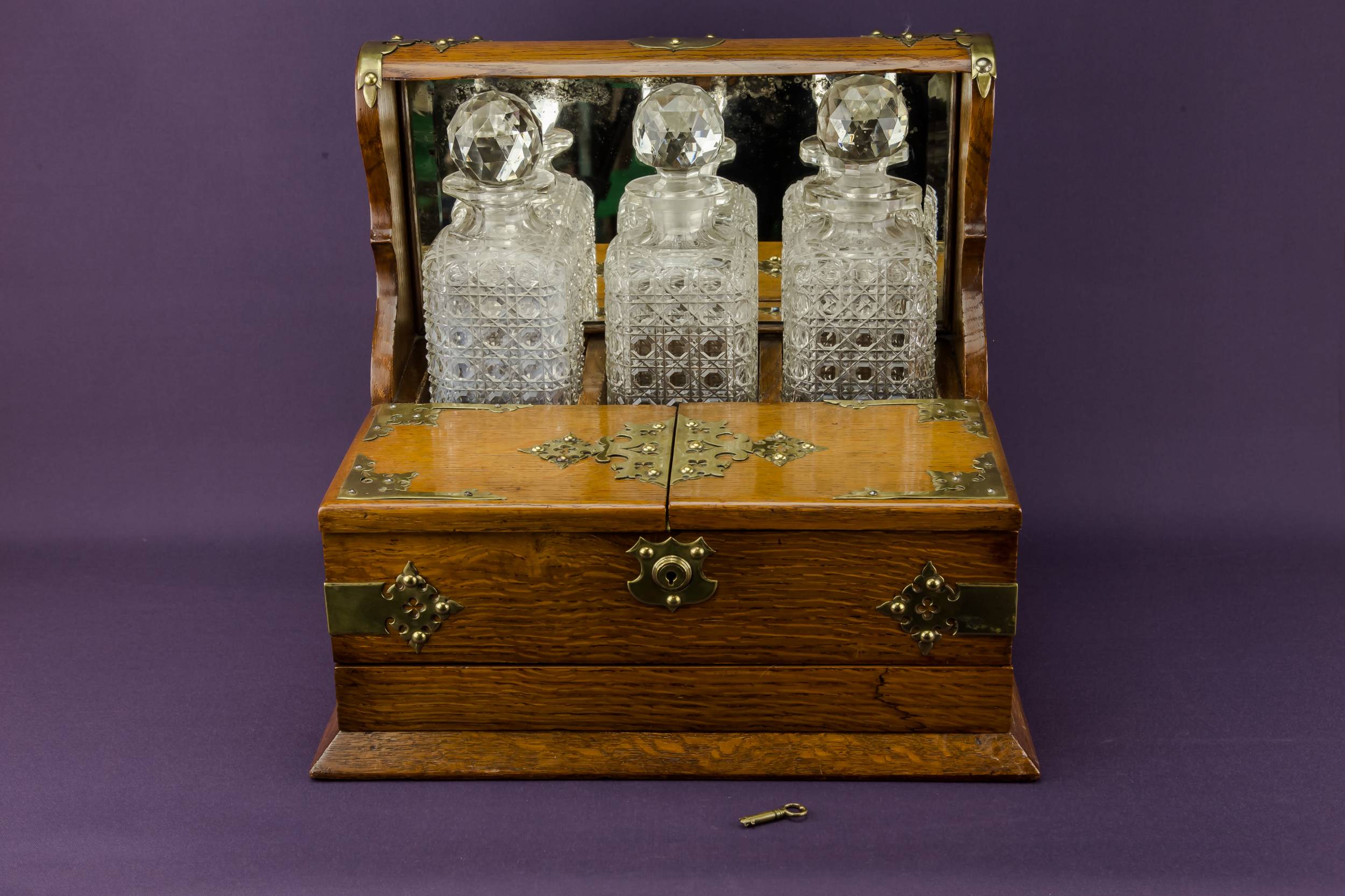 Large 3 Decanter — 3 decanter gaming tantalus