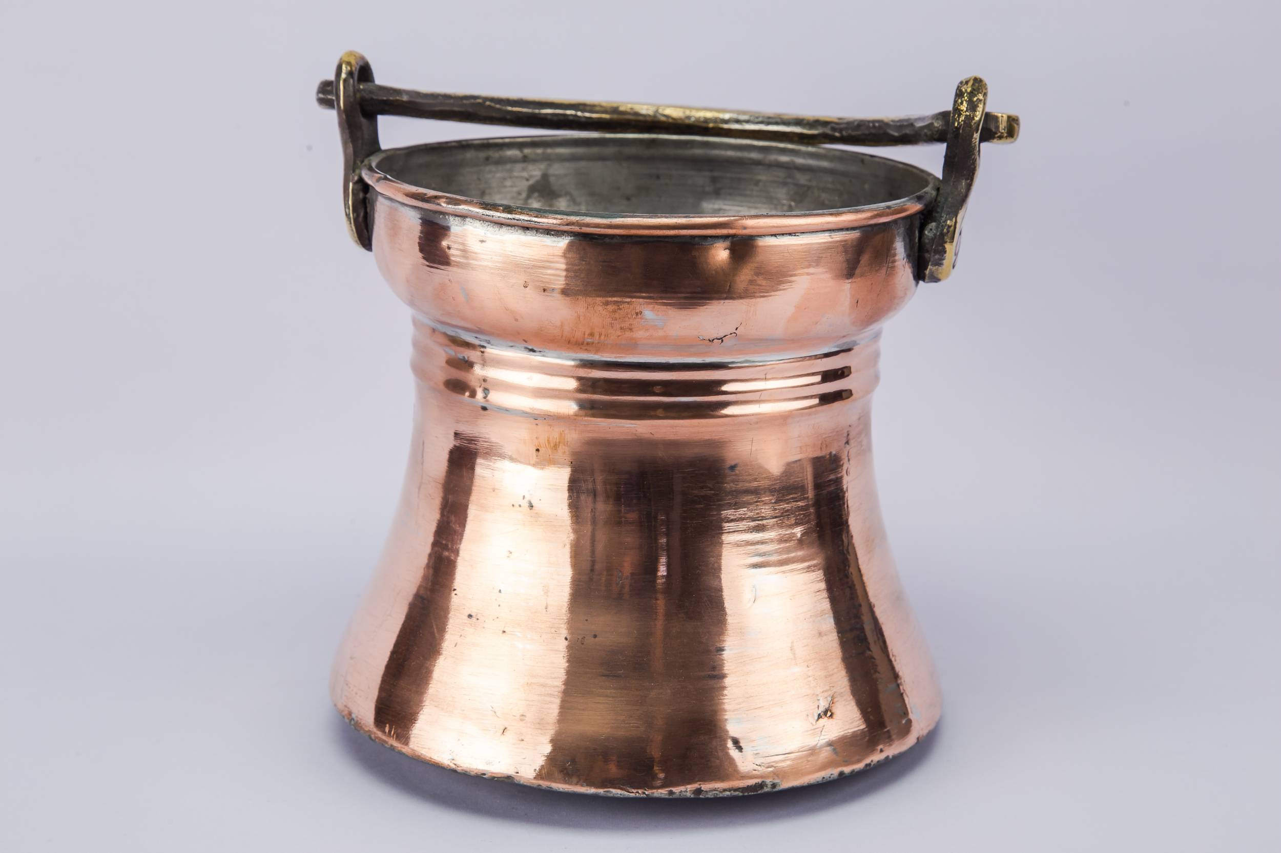 Rustic Antique Medium — Medium copper bucket 3