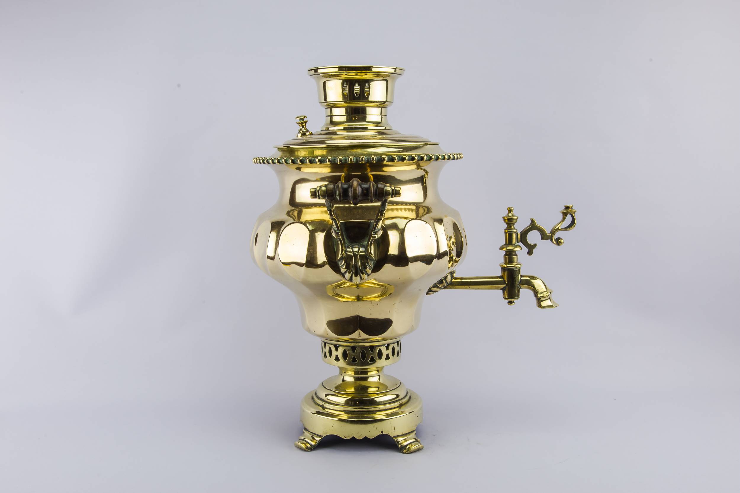Spectacular Antique Samovar — Russian brass samovar 1