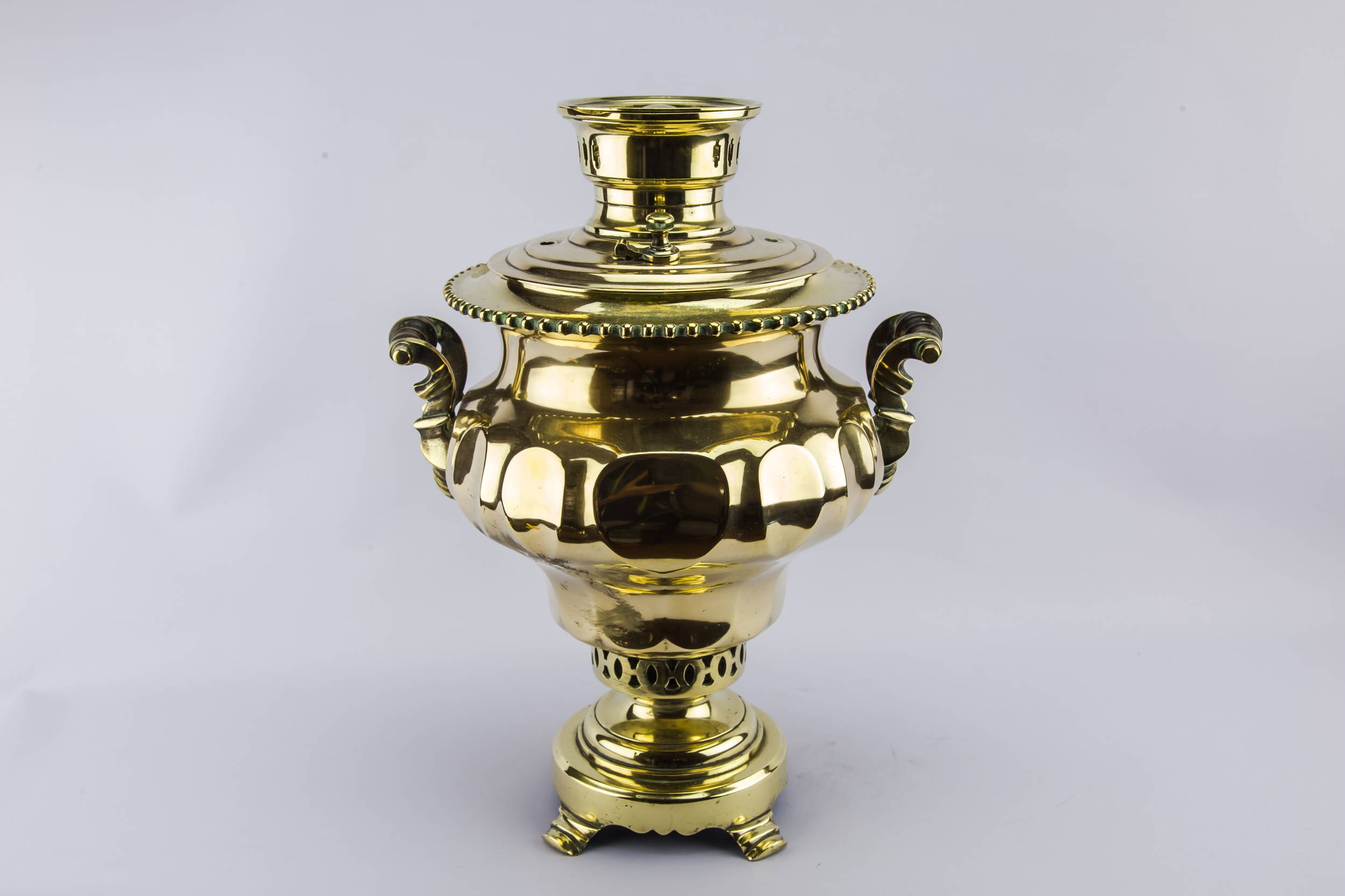 Spectacular Antique Samovar — Russian brass samovar 4