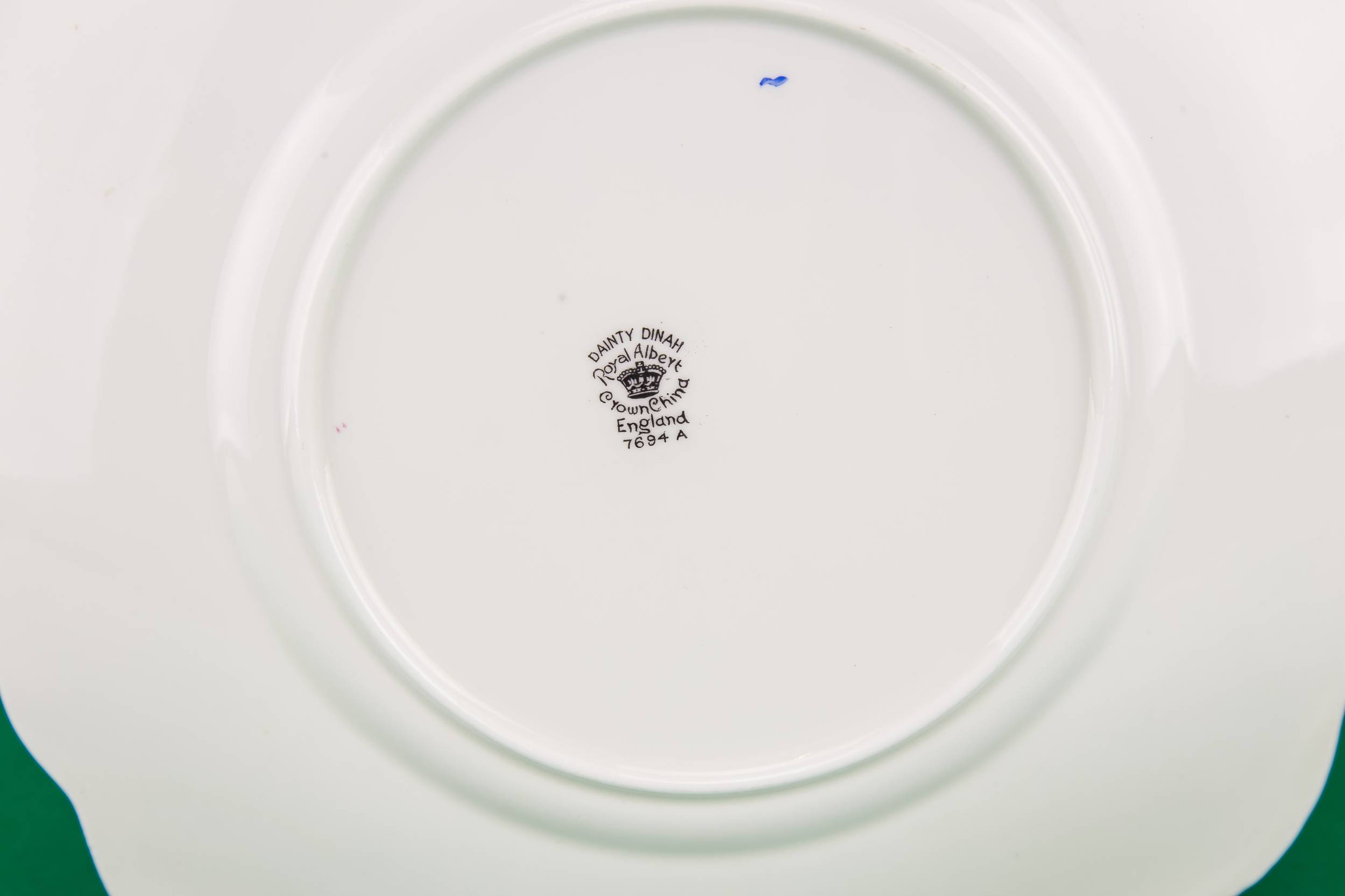 Vintage Beautiful Dainty — Royal Albert cake plate 3