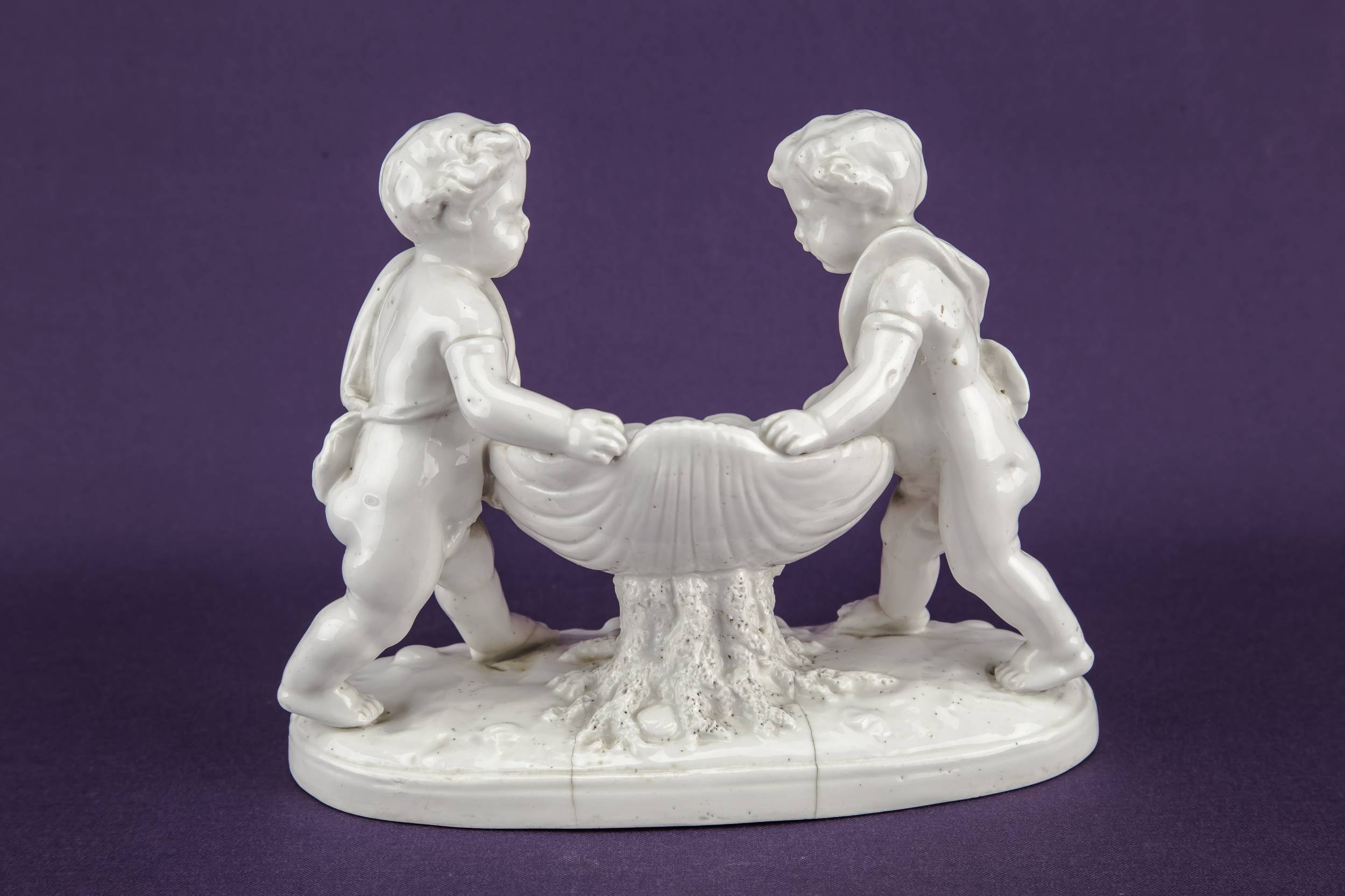 Antique White Putti — Dressing table bowl 1