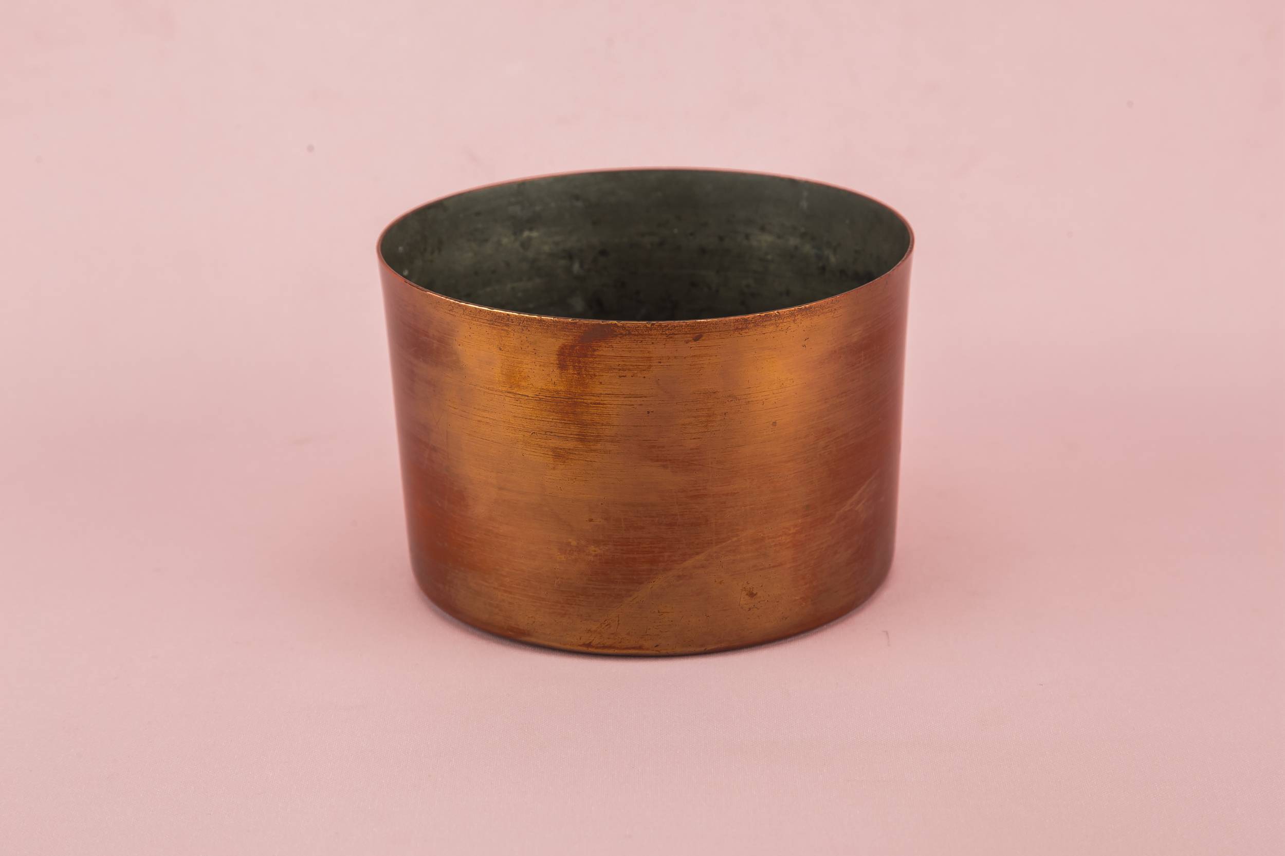 Vintage Shabby Chic — Small copper pan