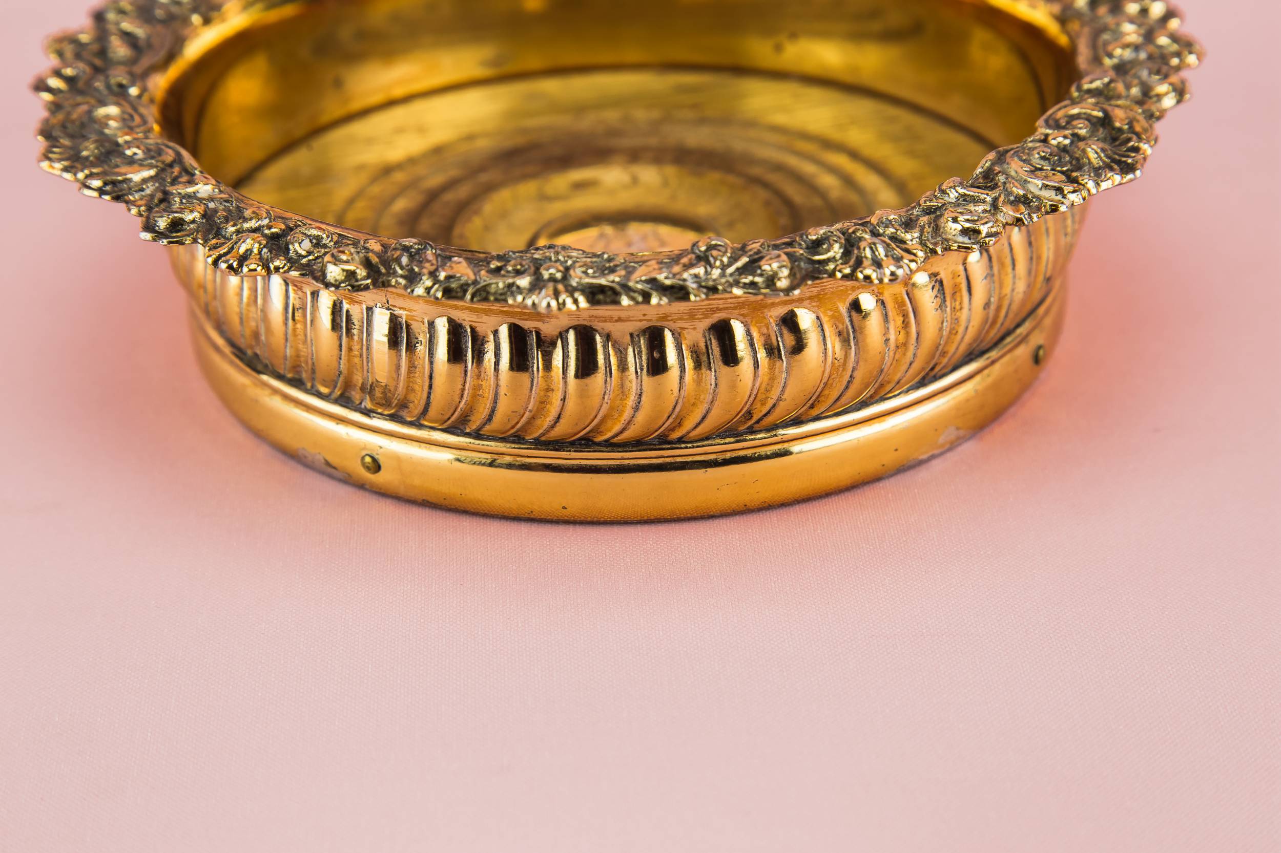 Victorian Attractive Silver — Silver plated coaster 2