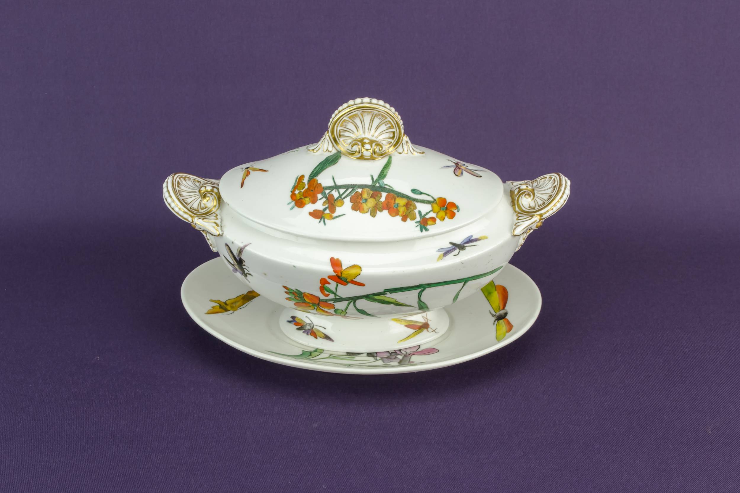Porcelain Antique TUREEN — Sauce tureen on platter