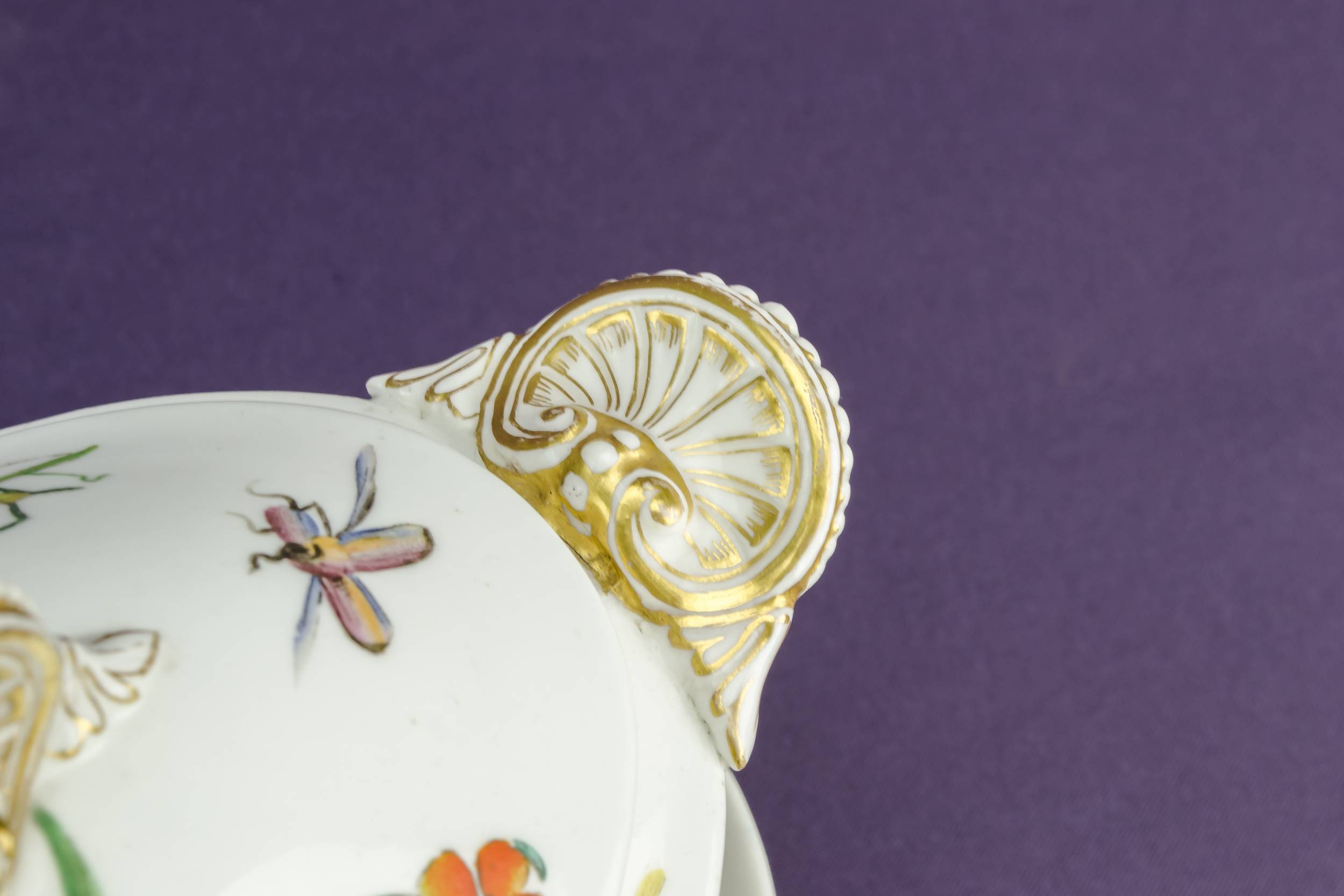 Porcelain Antique TUREEN — Sauce tureen on platter 3