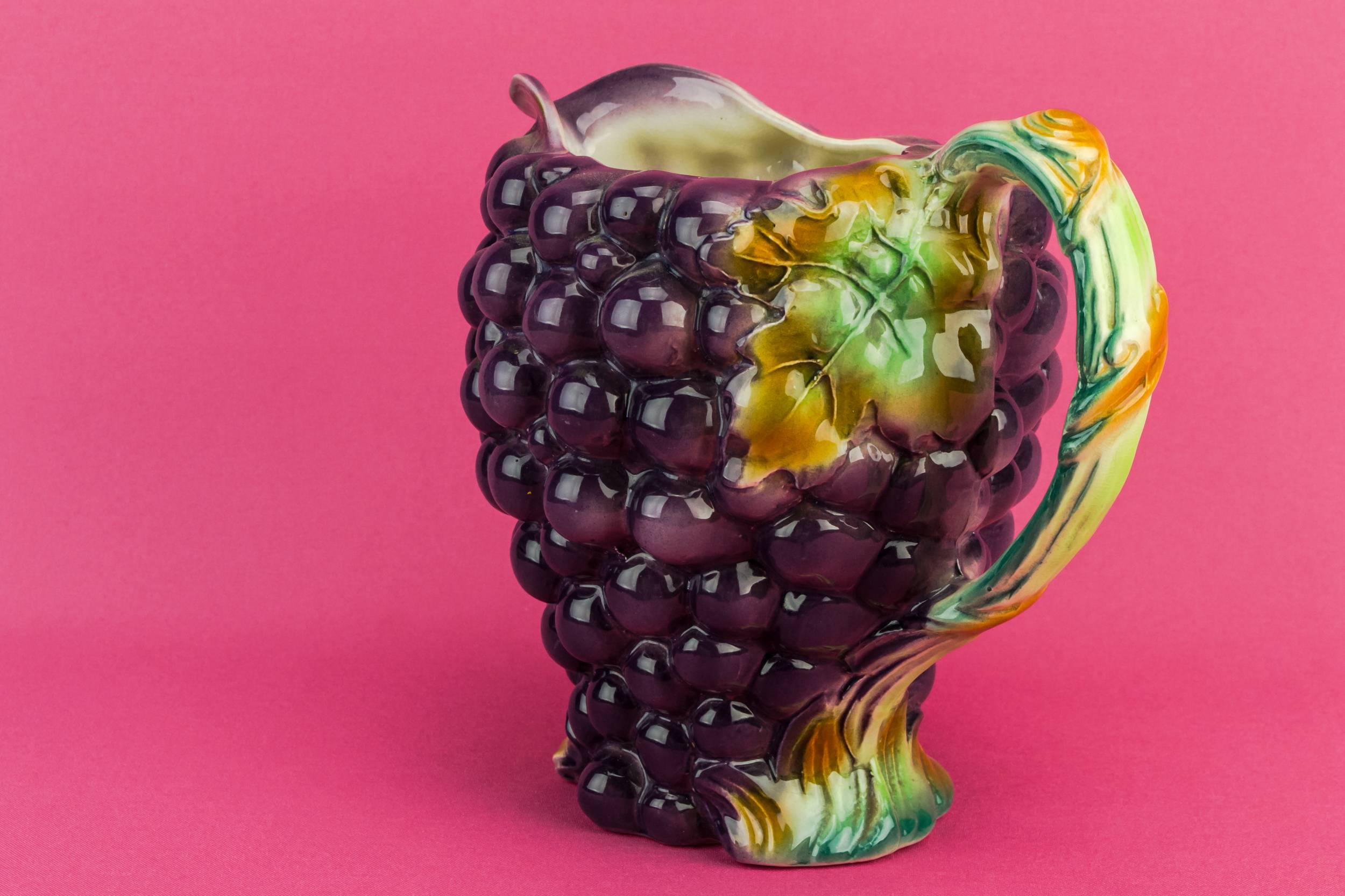 Vintage Novelty Water — Art Deco grapes jug 1